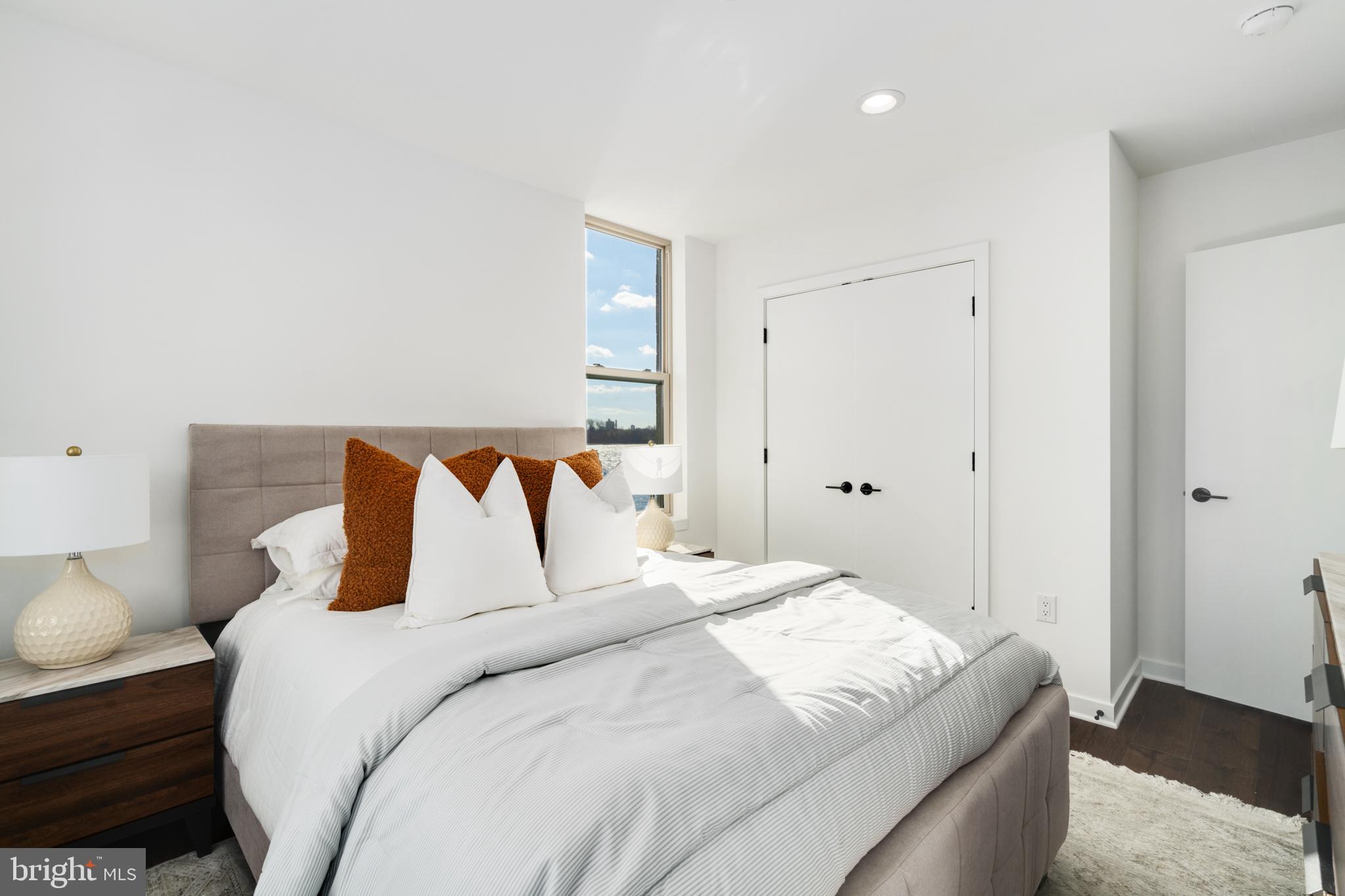 NORTHBANK - Residential