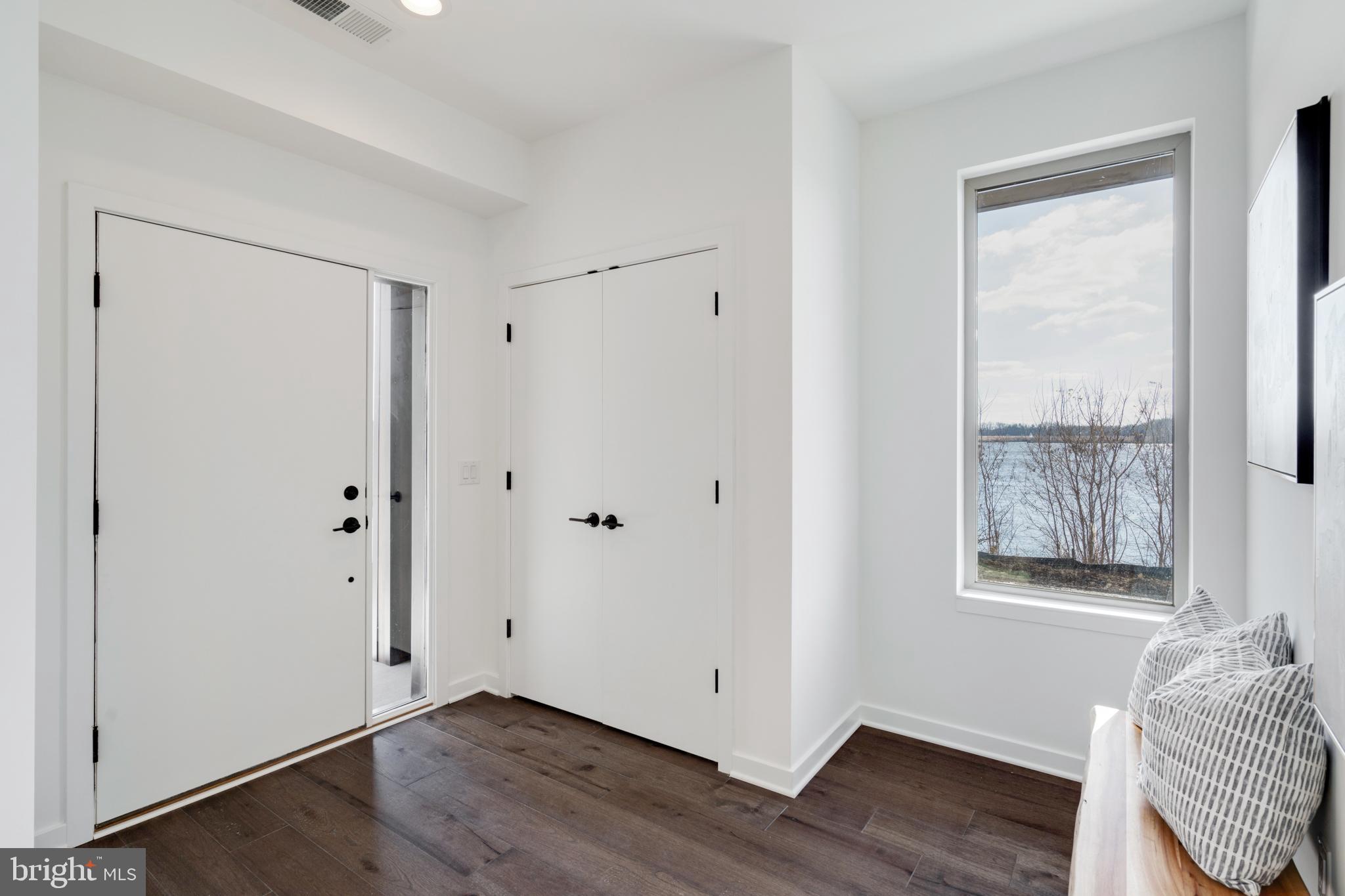 NORTHBANK - Residential