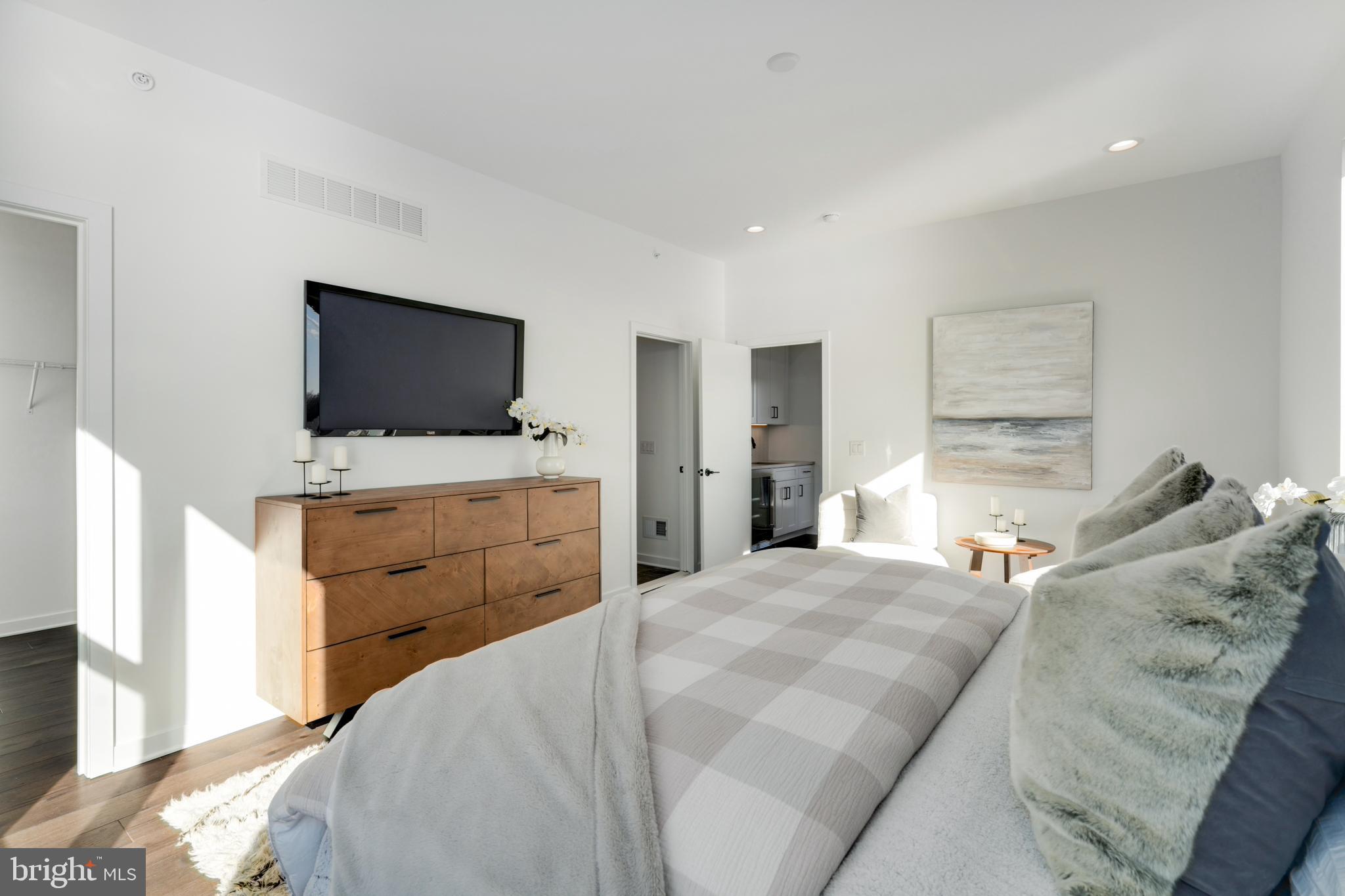 NORTHBANK - Residential