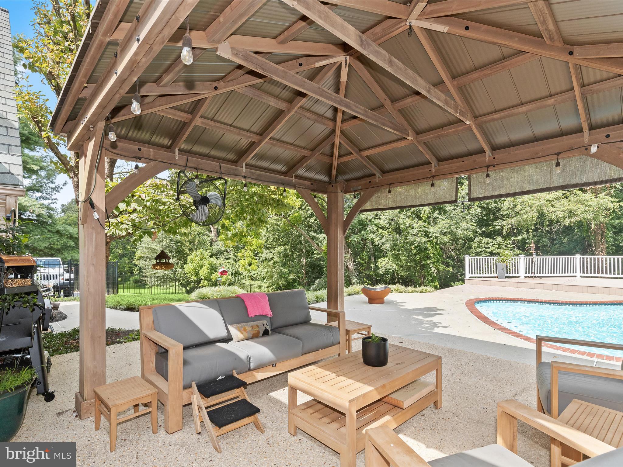 DAMASCUS OUTSIDE - Farm