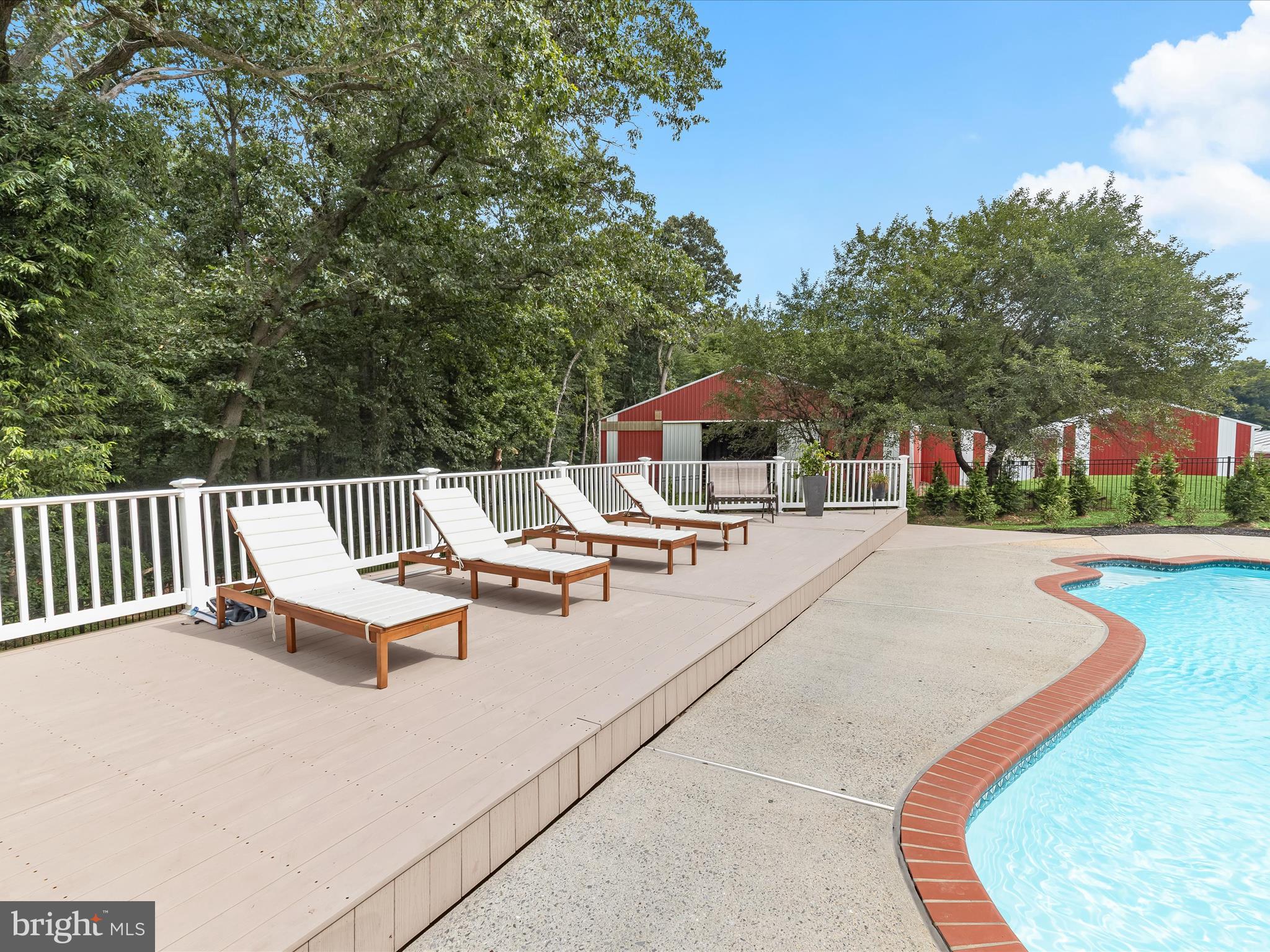 DAMASCUS OUTSIDE - Farm