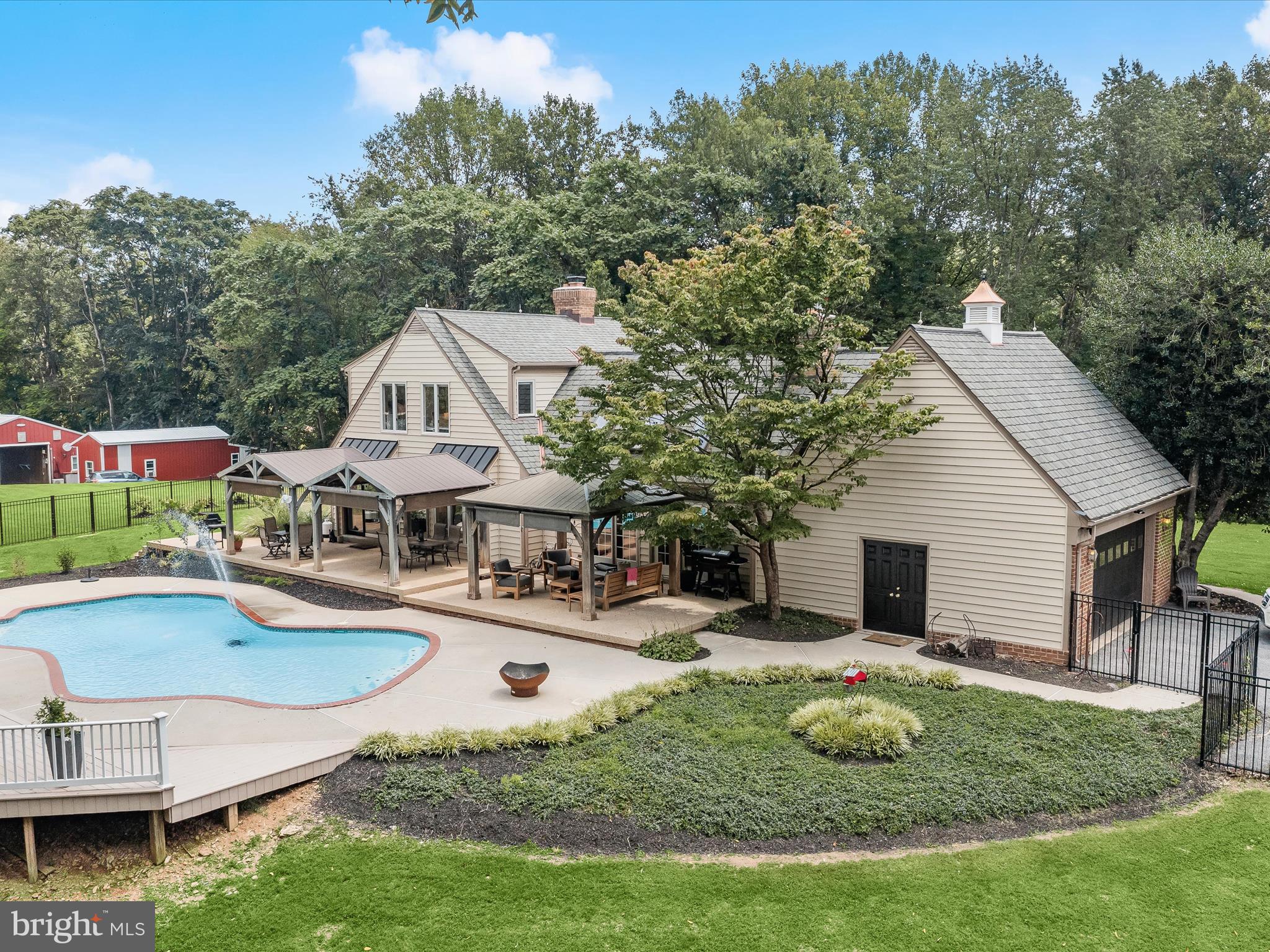 DAMASCUS OUTSIDE - Farm