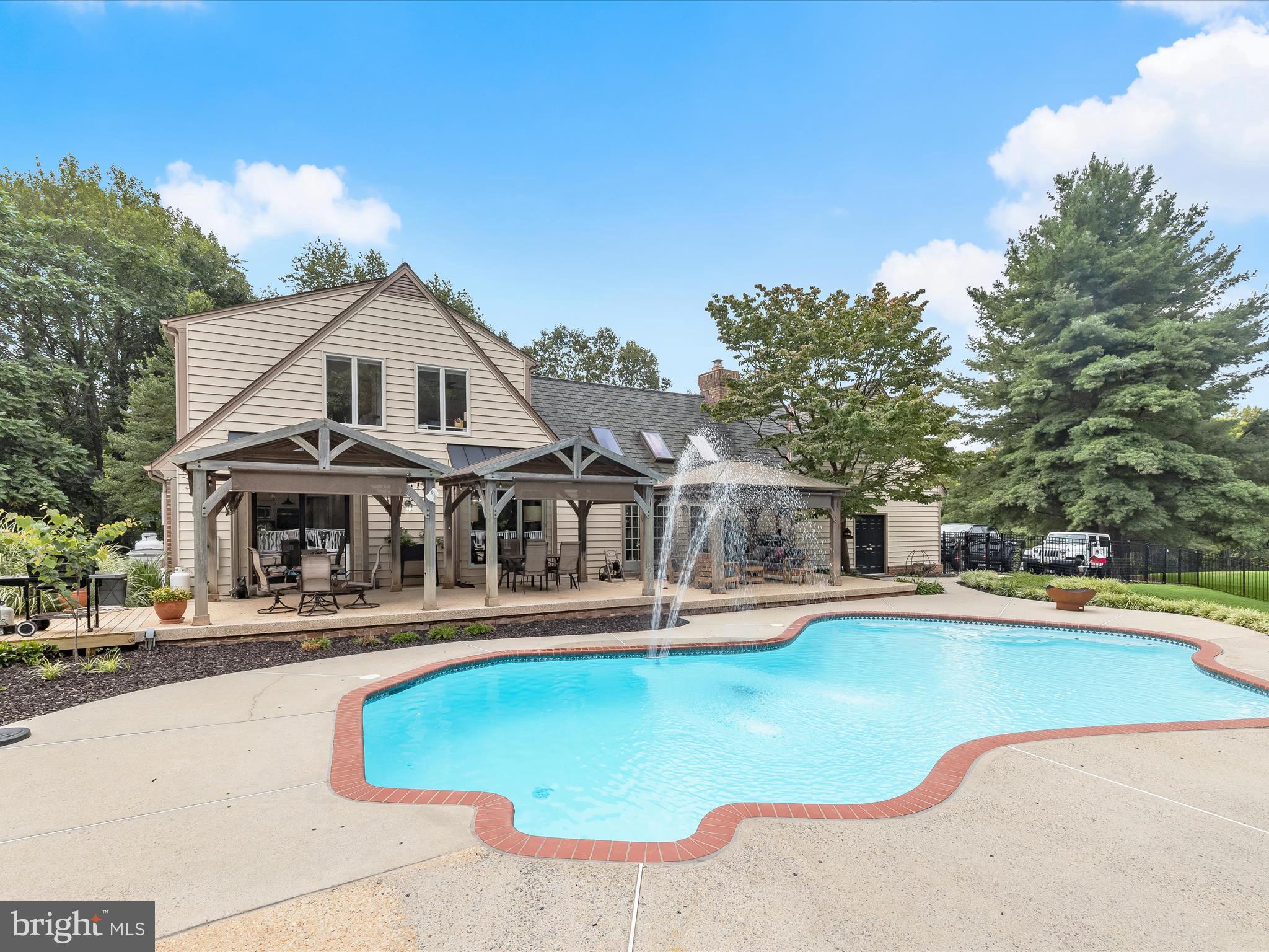 DAMASCUS OUTSIDE - Farm