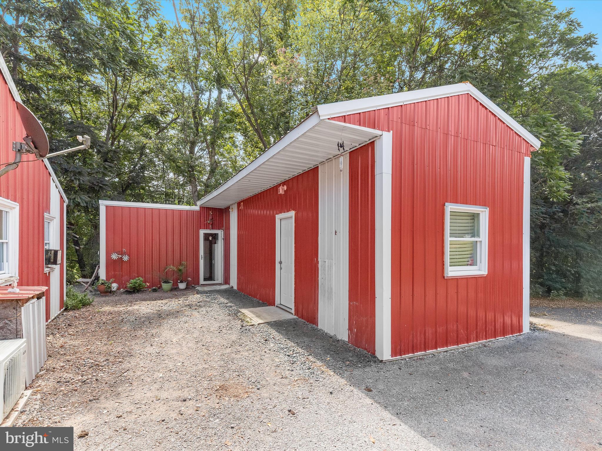 DAMASCUS OUTSIDE - Farm