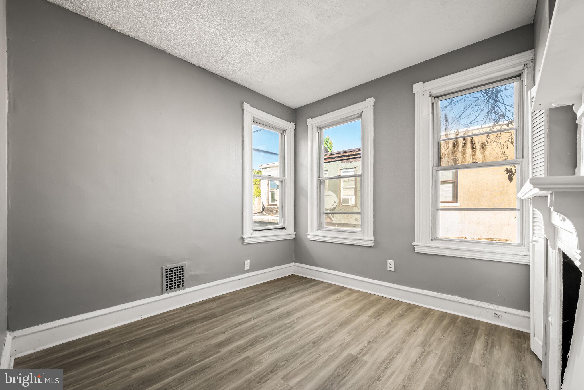 STRAWBERRY MANSION - Residential Lease