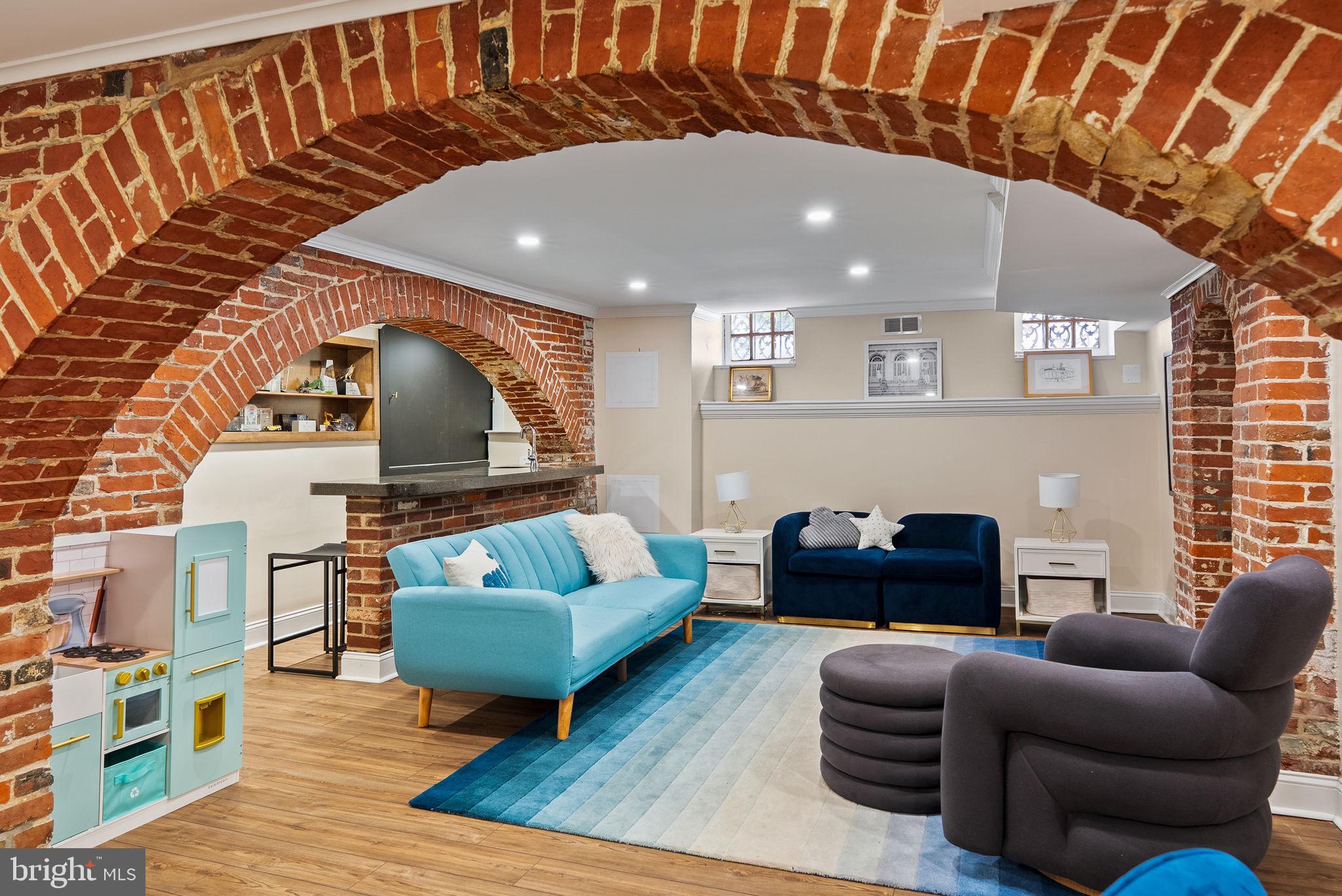 WASHINGTON SQ WEST - Residential