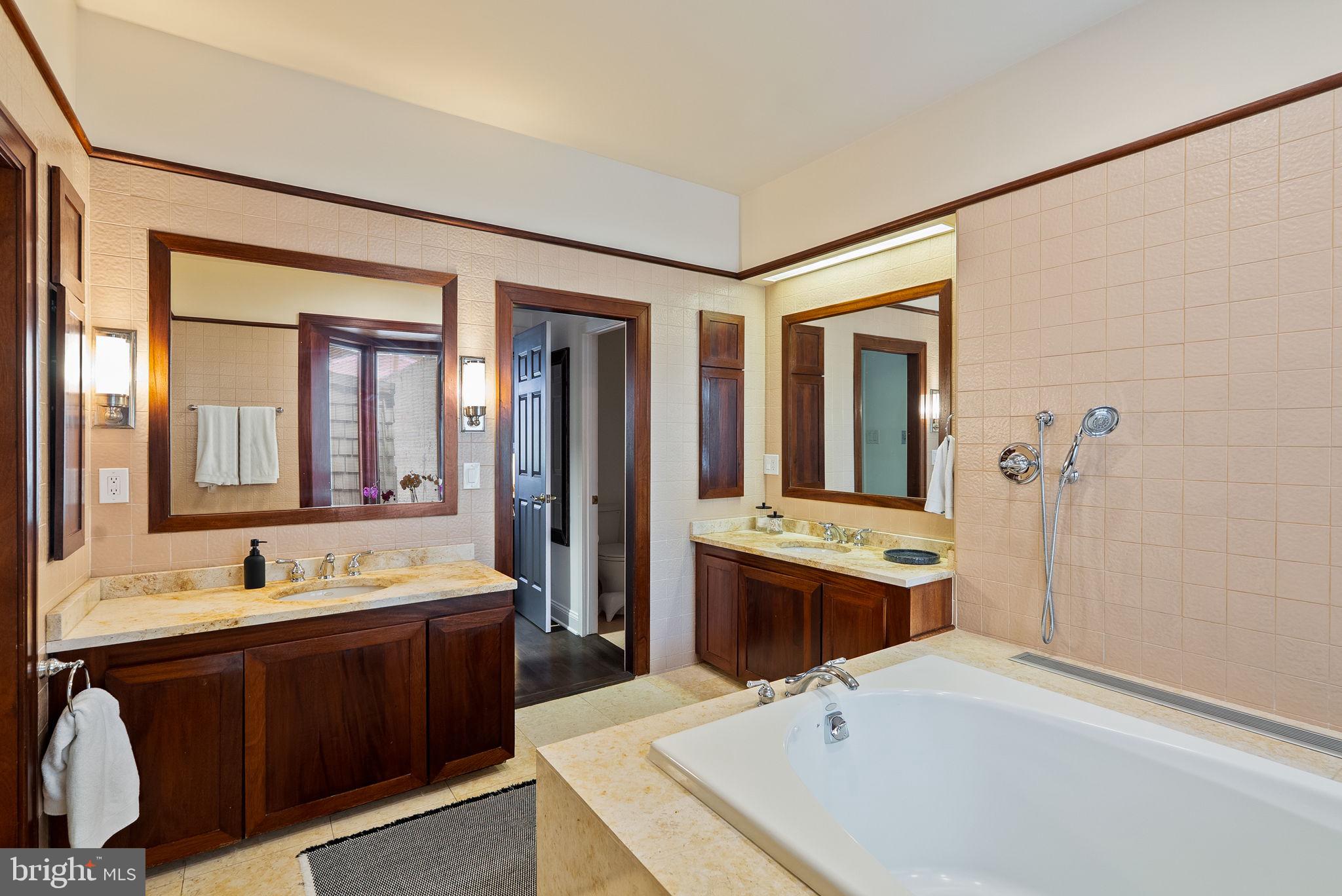 WASHINGTON SQ WEST - Residential