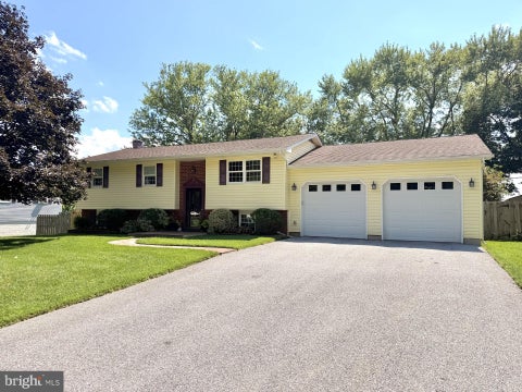 Homes For Sale - 5902 Lawrence Drive<br/> Carroll County, SYKESVILLE, MD 21784