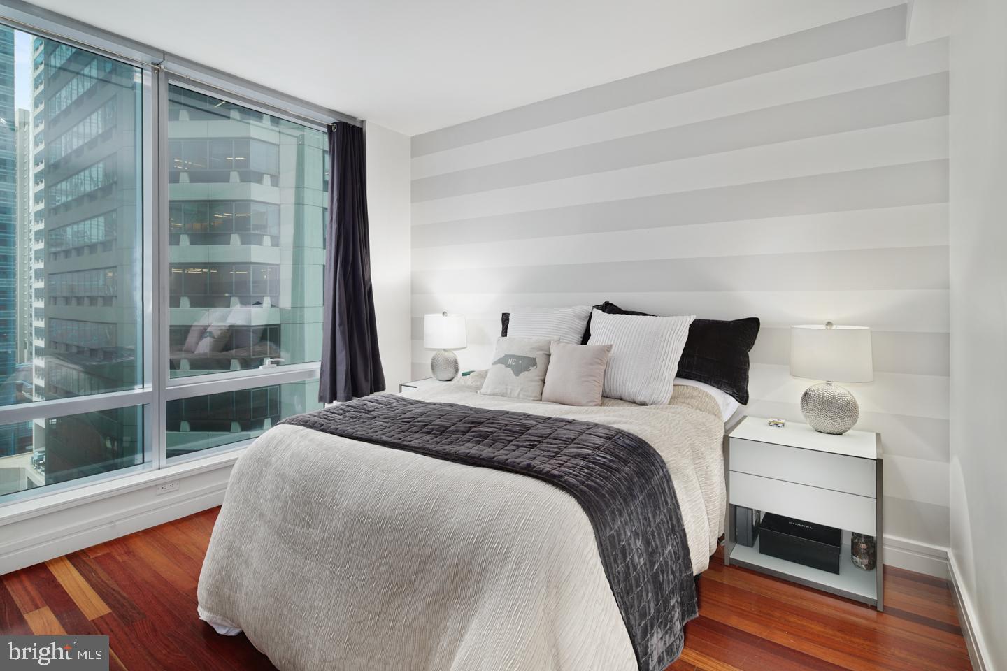 PENN SQUARE - Residential