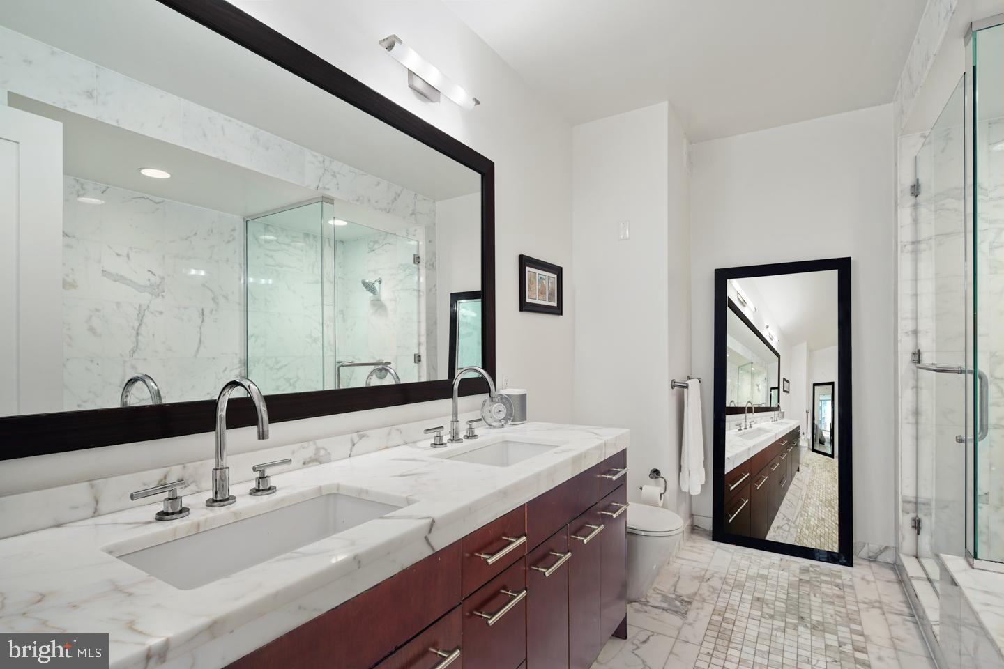 PENN SQUARE - Residential