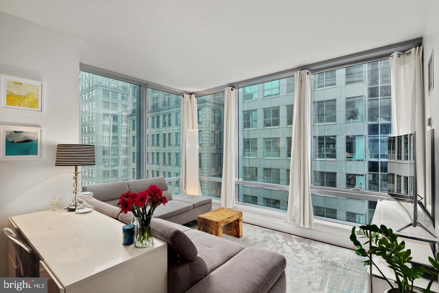 PENN SQUARE - Residential