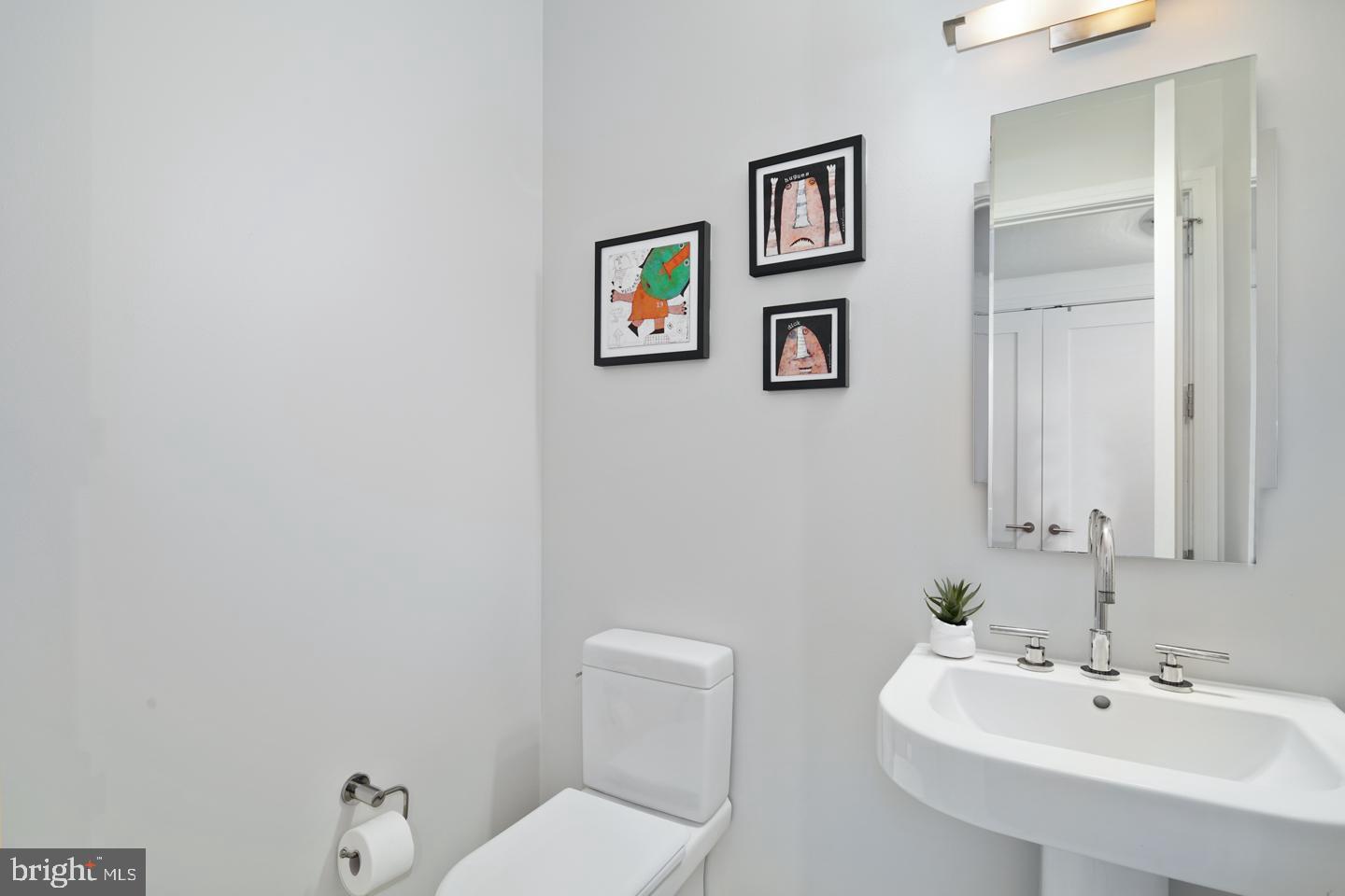 PENN SQUARE - Residential