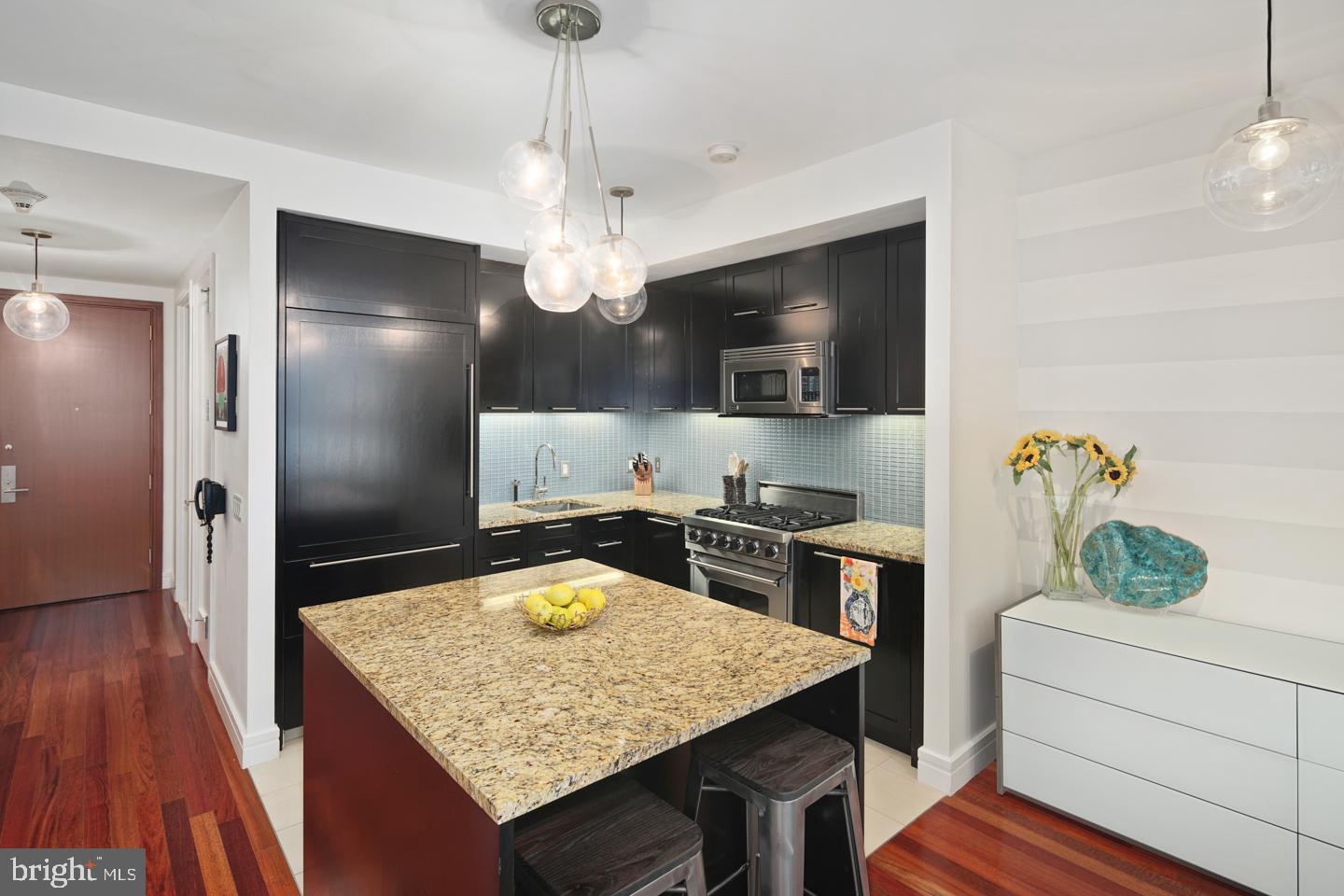 PENN SQUARE - Residential