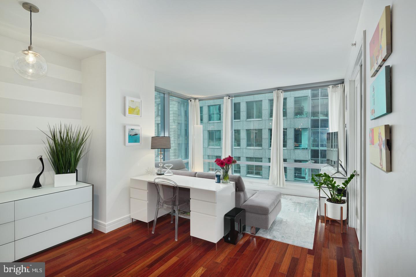 PENN SQUARE - Residential