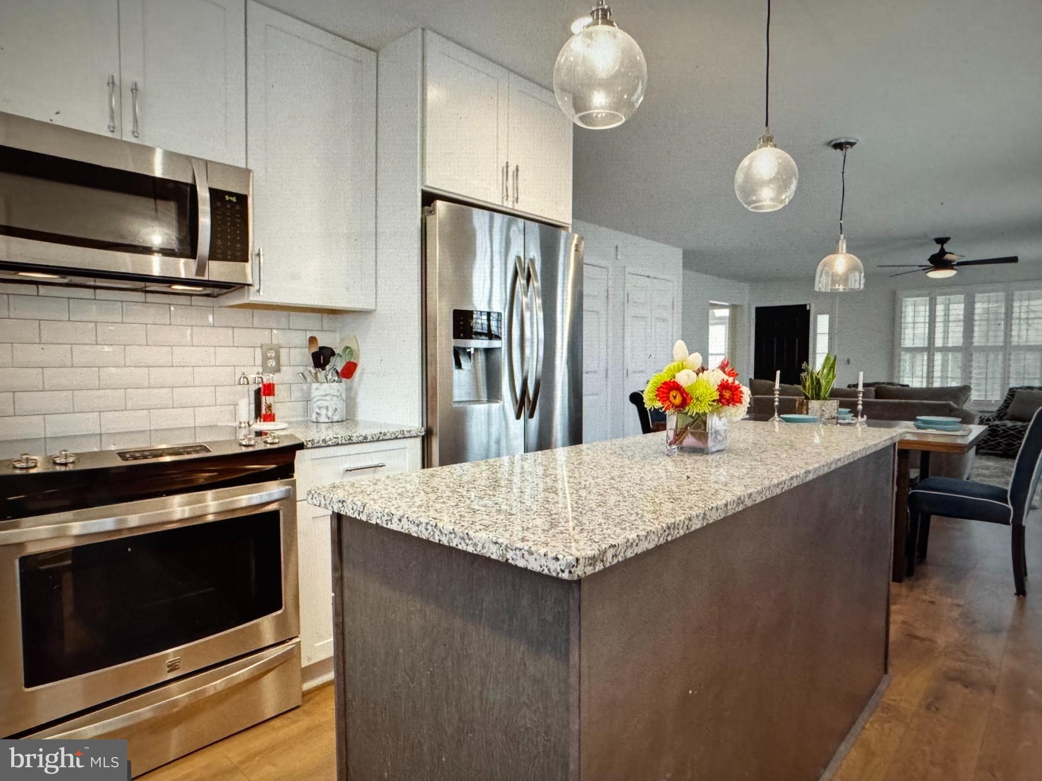 CARROLLTON MANOR - Residential Lease