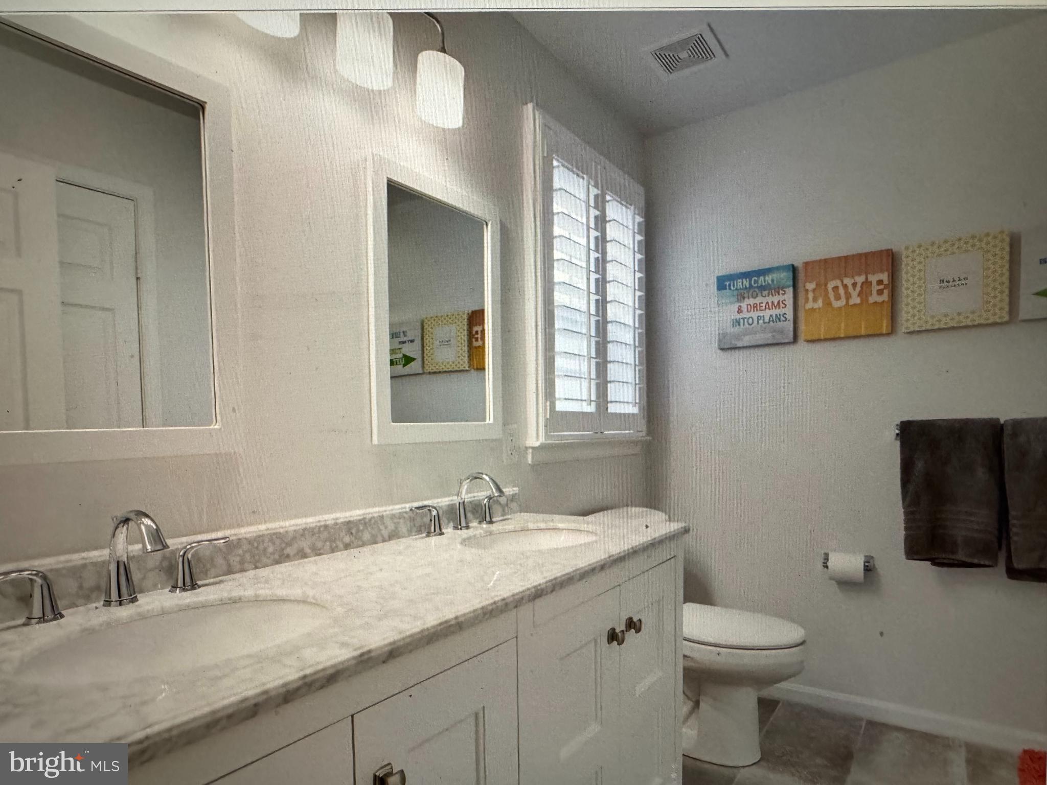 CARROLLTON MANOR - Residential Lease