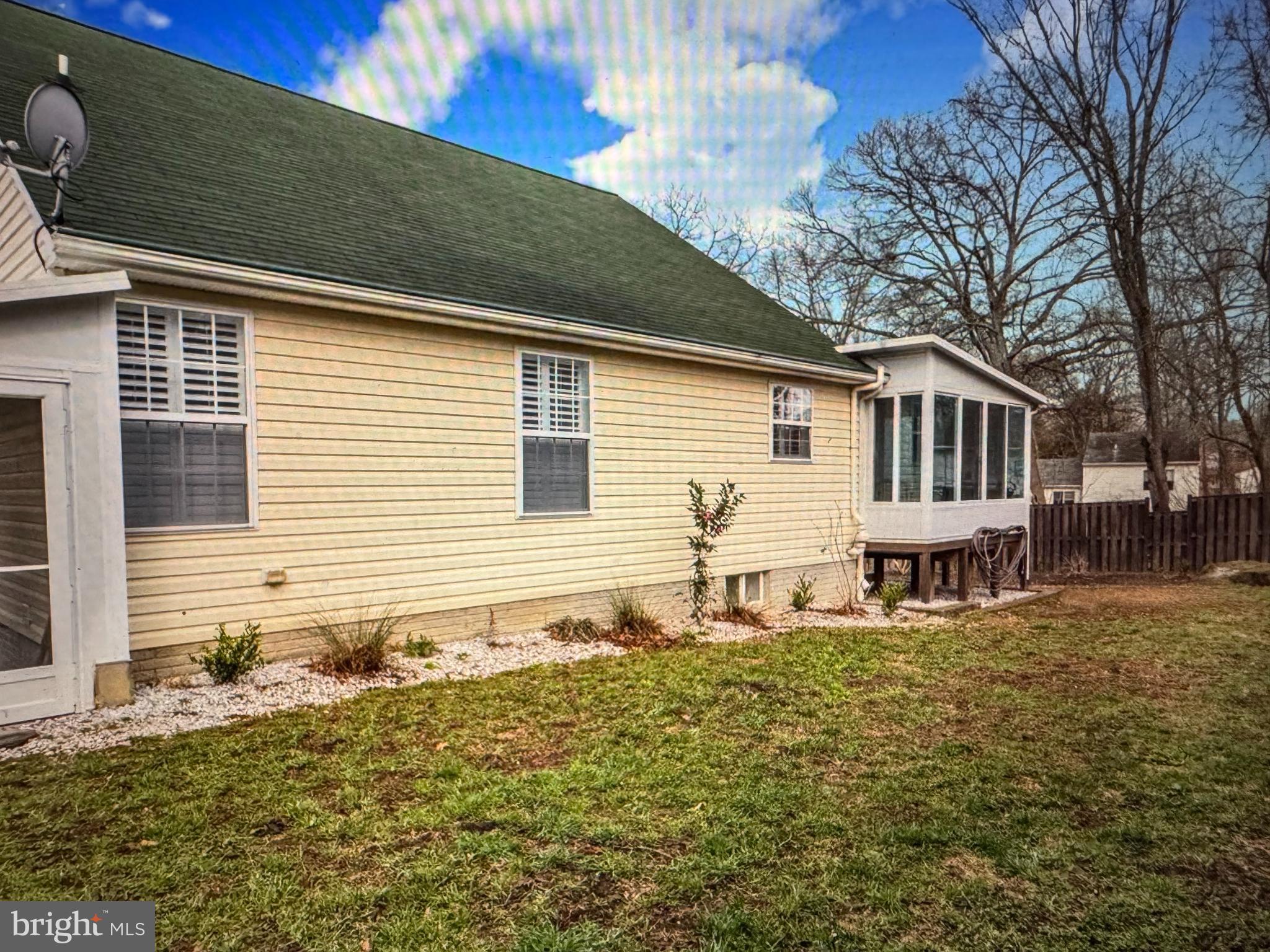 CARROLLTON MANOR - Residential Lease