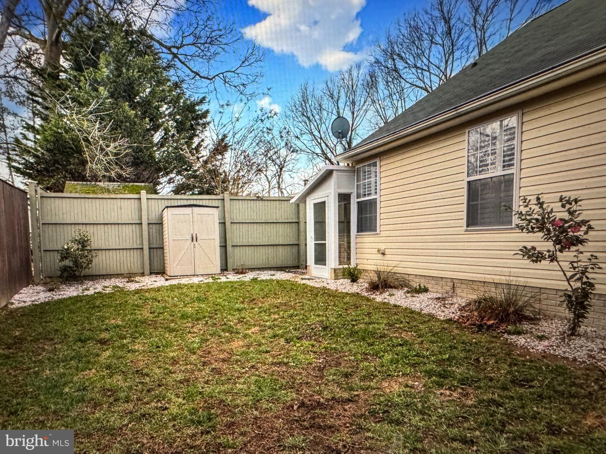 CARROLLTON MANOR - Residential Lease