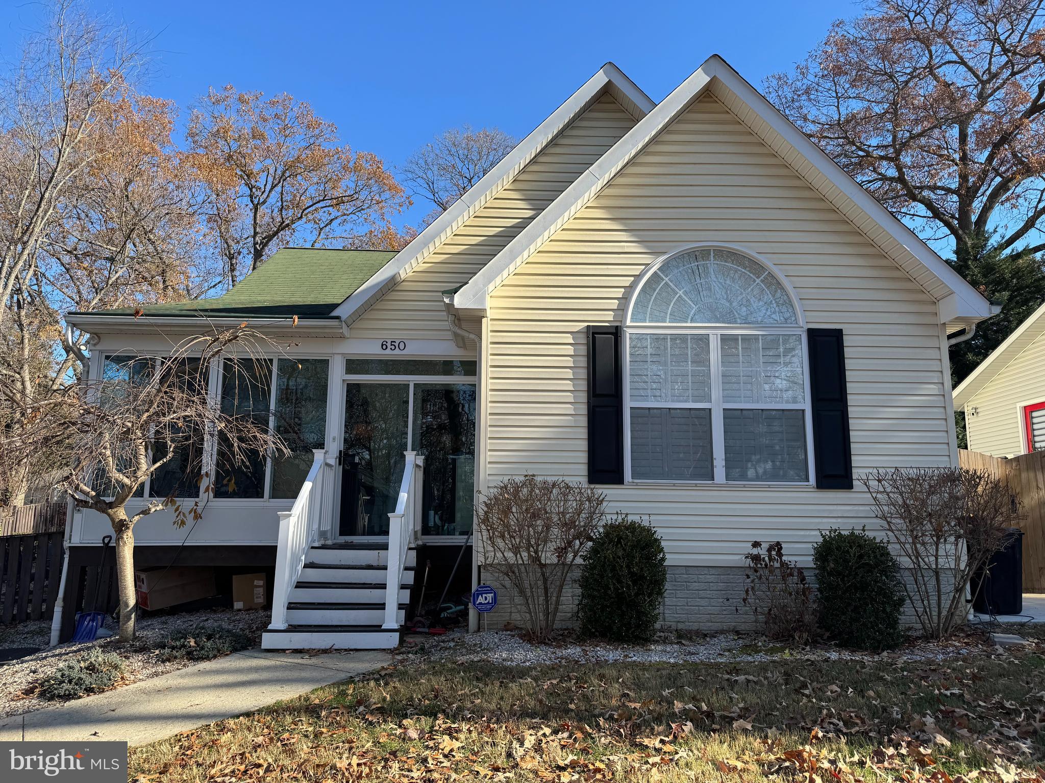 CARROLLTON MANOR - Residential Lease