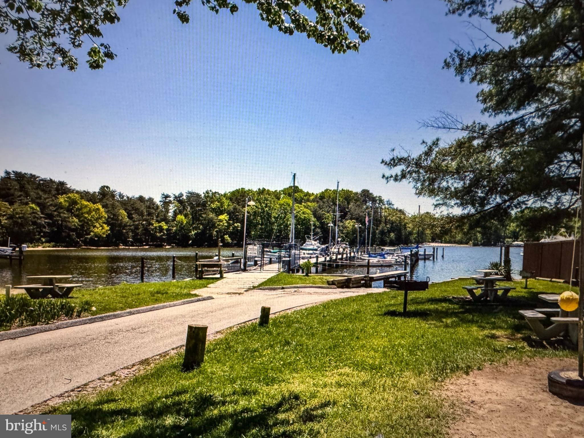 CARROLLTON MANOR - Residential Lease