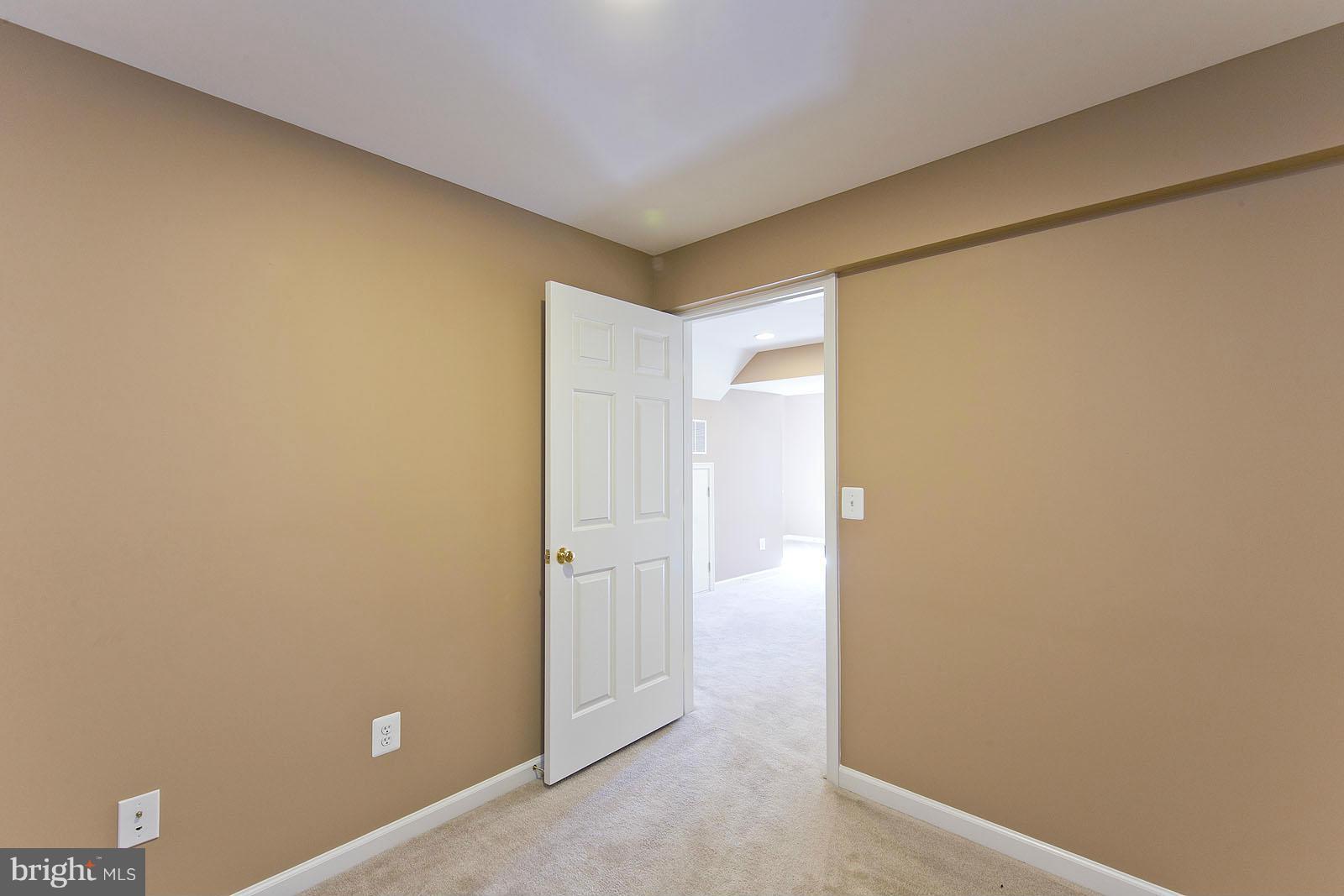 LAKELAND PLACE - Residential