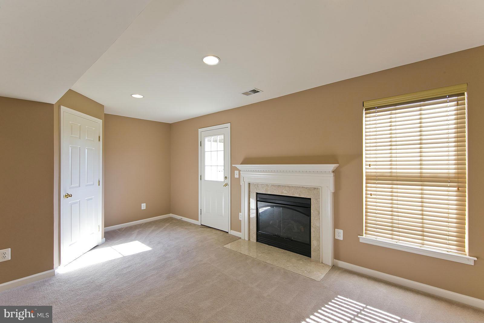 LAKELAND PLACE - Residential