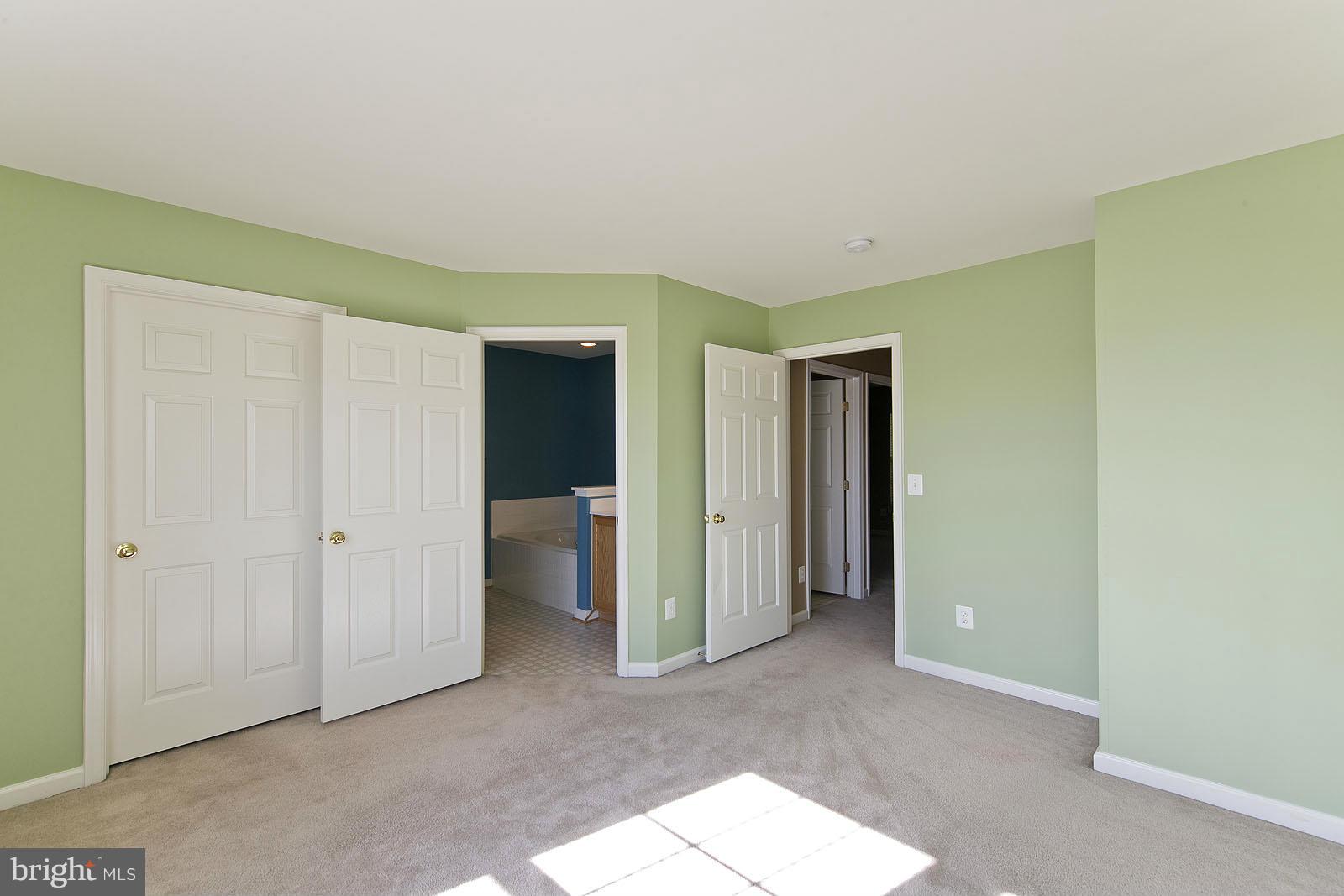 LAKELAND PLACE - Residential