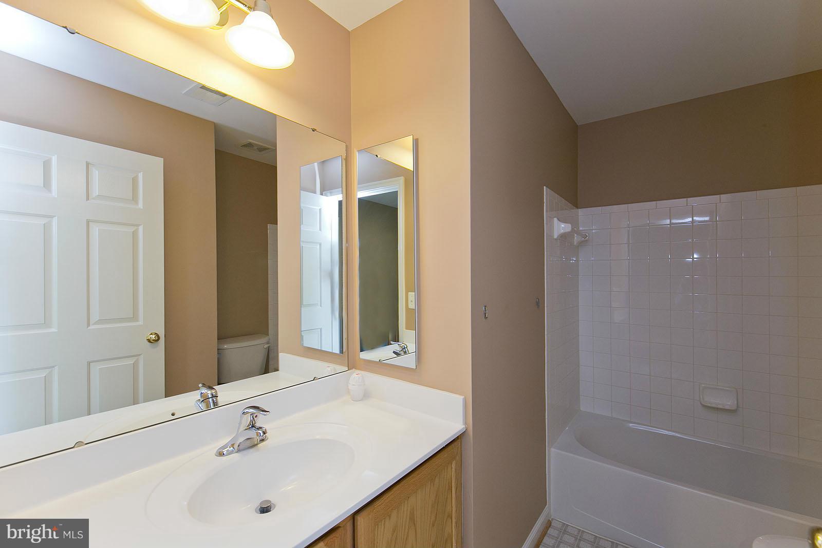 LAKELAND PLACE - Residential