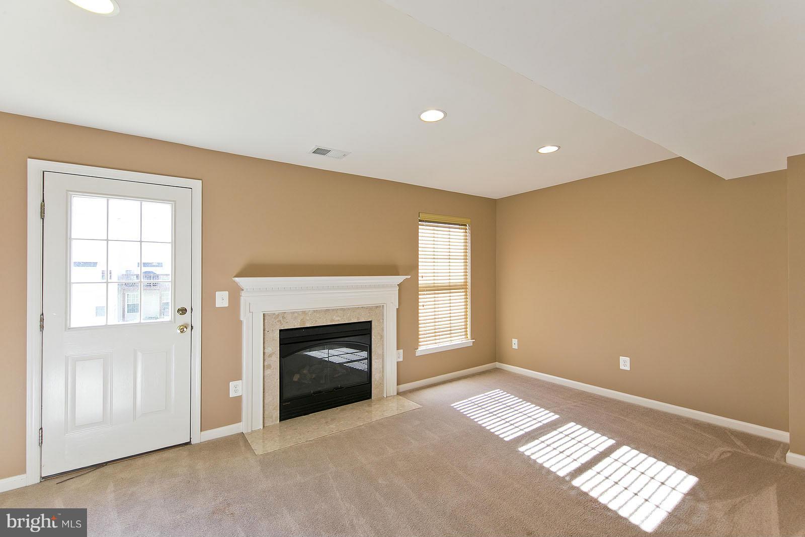 LAKELAND PLACE - Residential