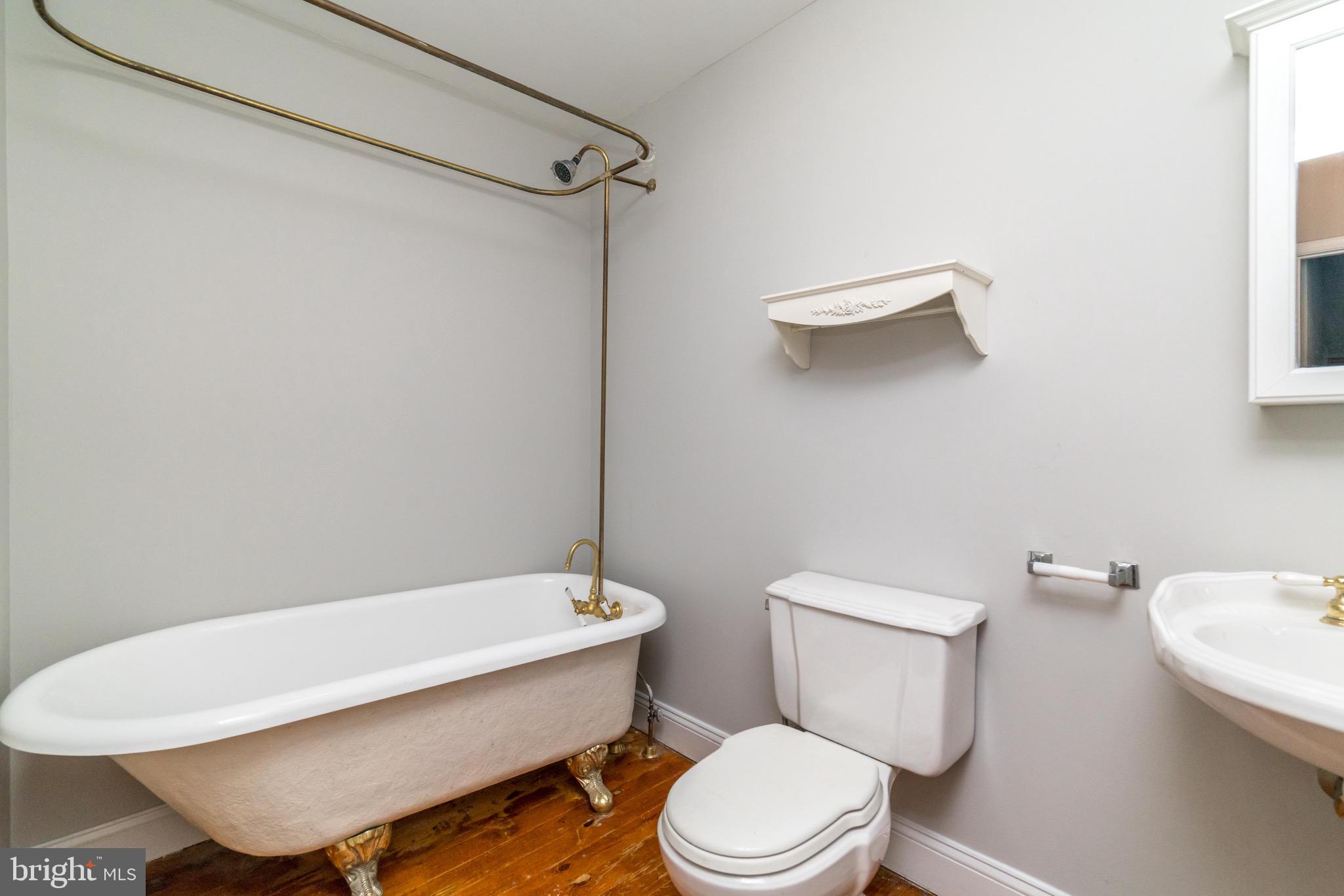 FELLS POINT HISTORIC DISTRICT - Residential Lease