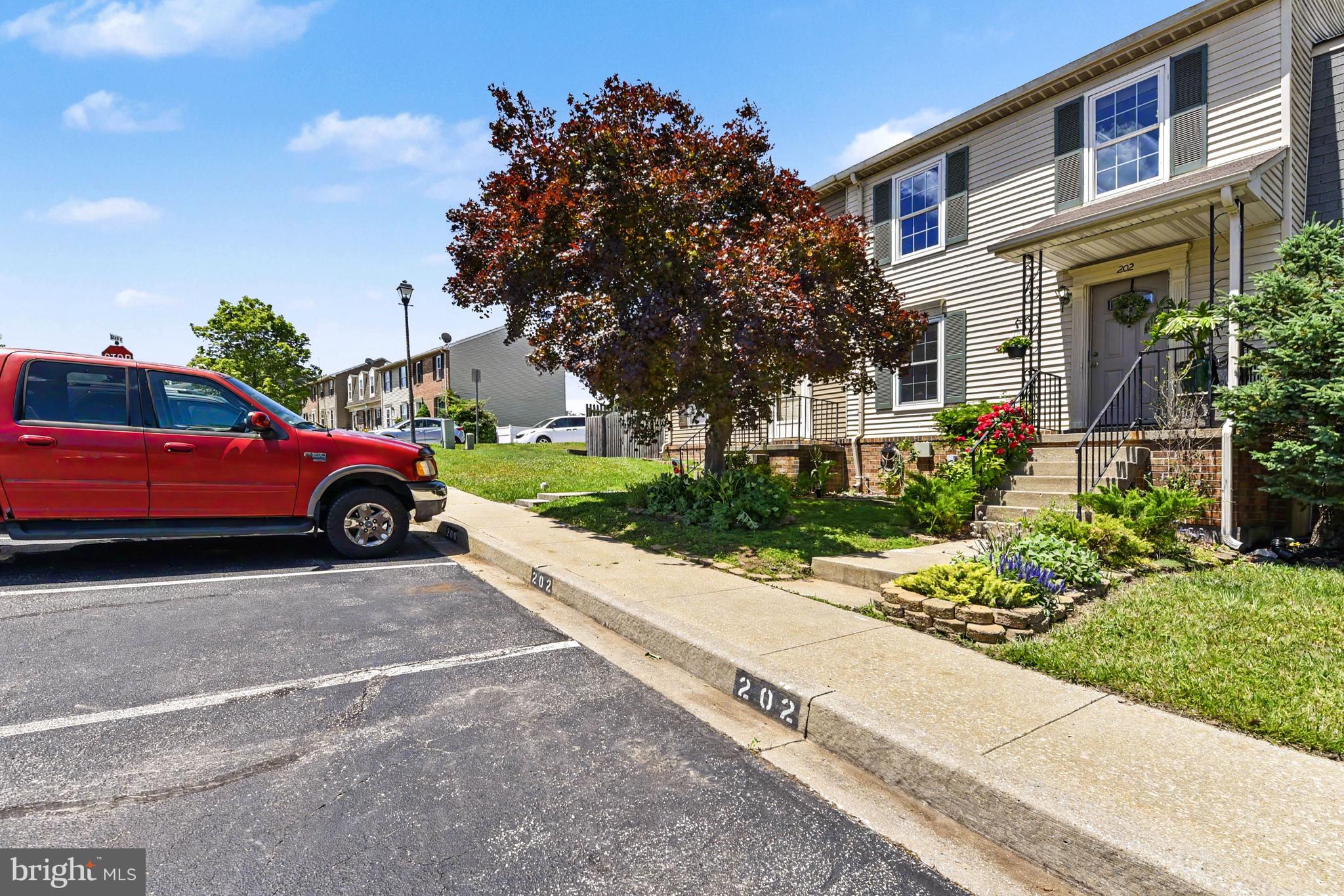 202 GALLATIN COURT
