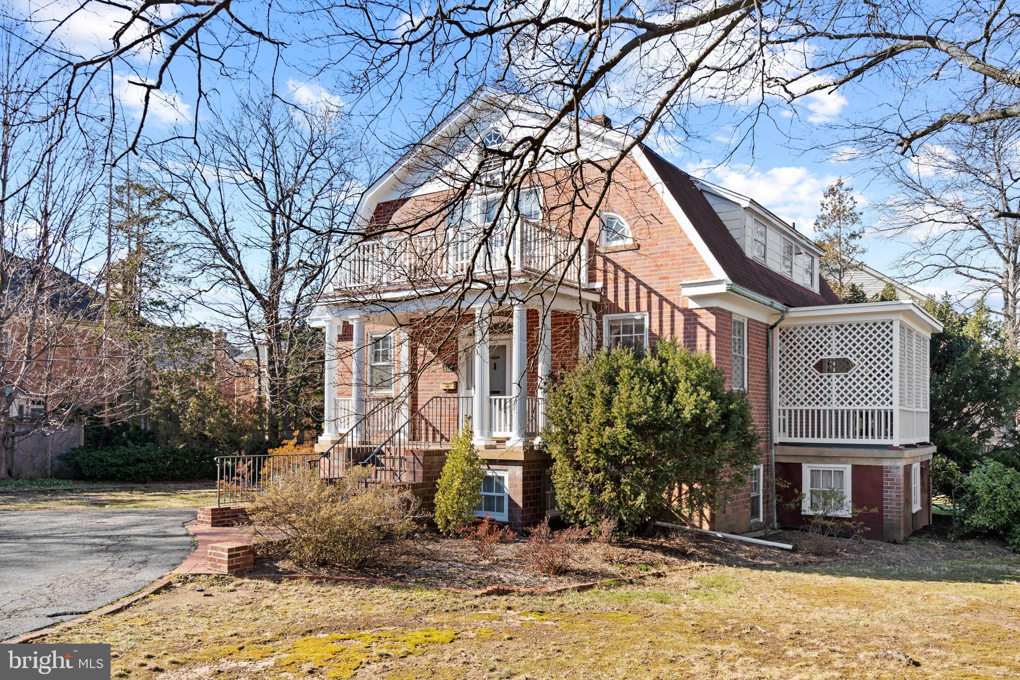 SHIRLEY WOODS - Residential