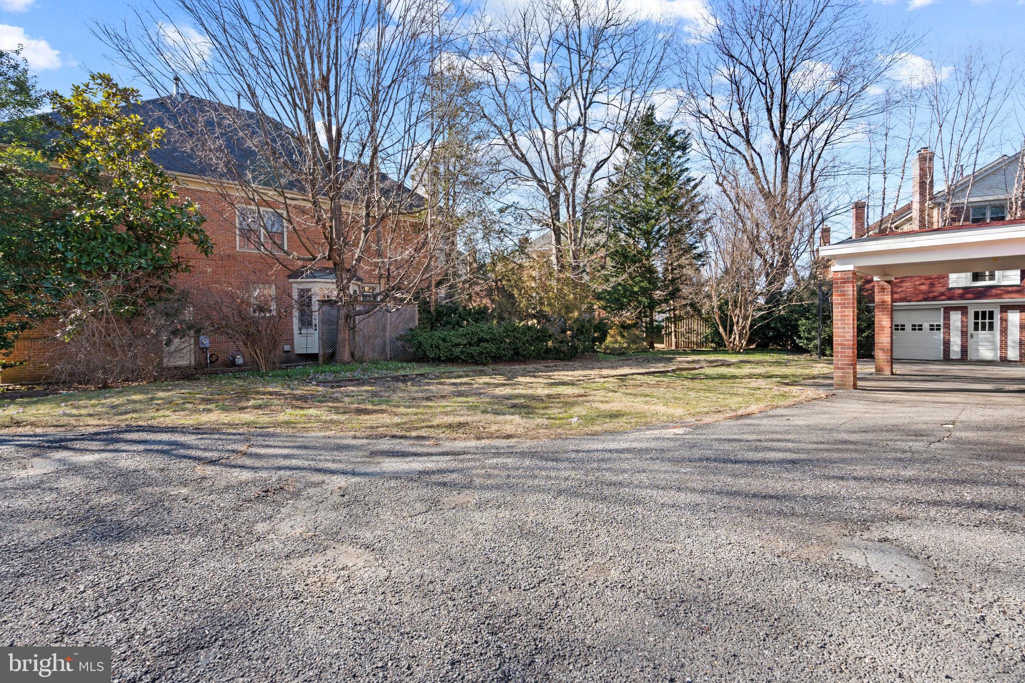 SHIRLEY WOODS - Residential