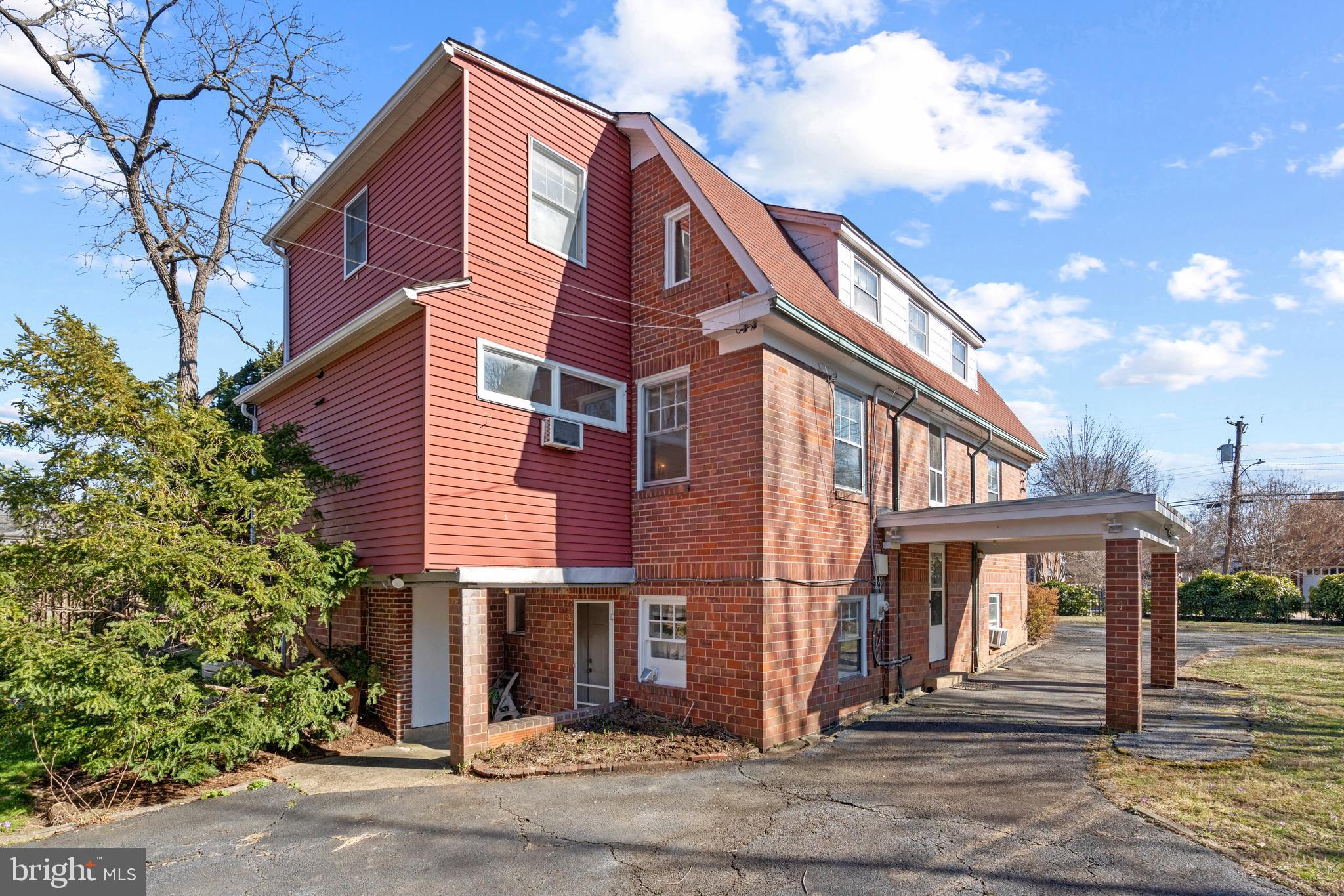 SHIRLEY WOODS - Residential