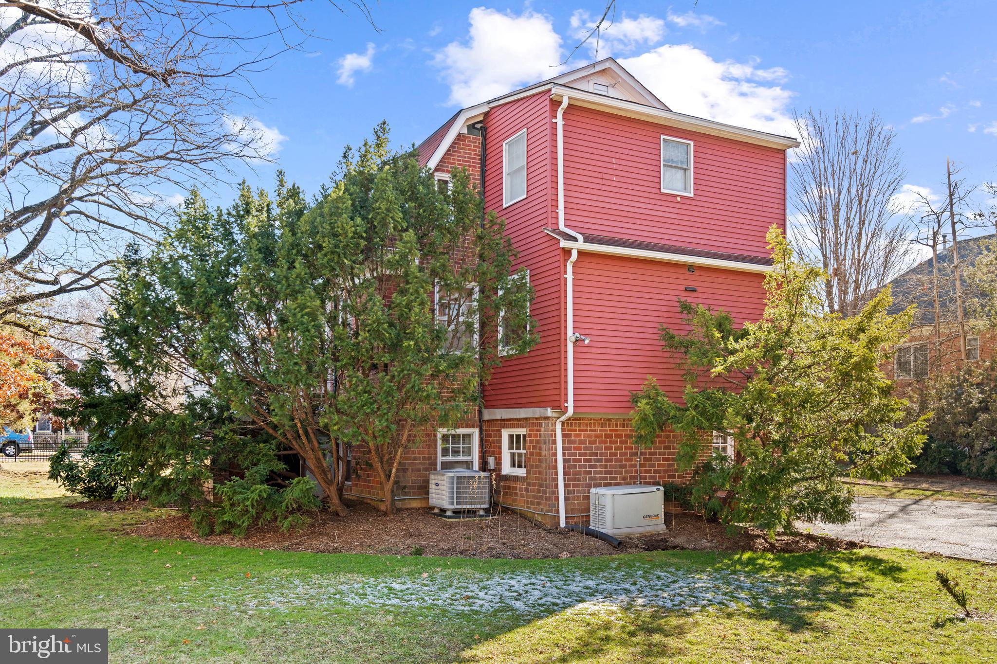 SHIRLEY WOODS - Residential