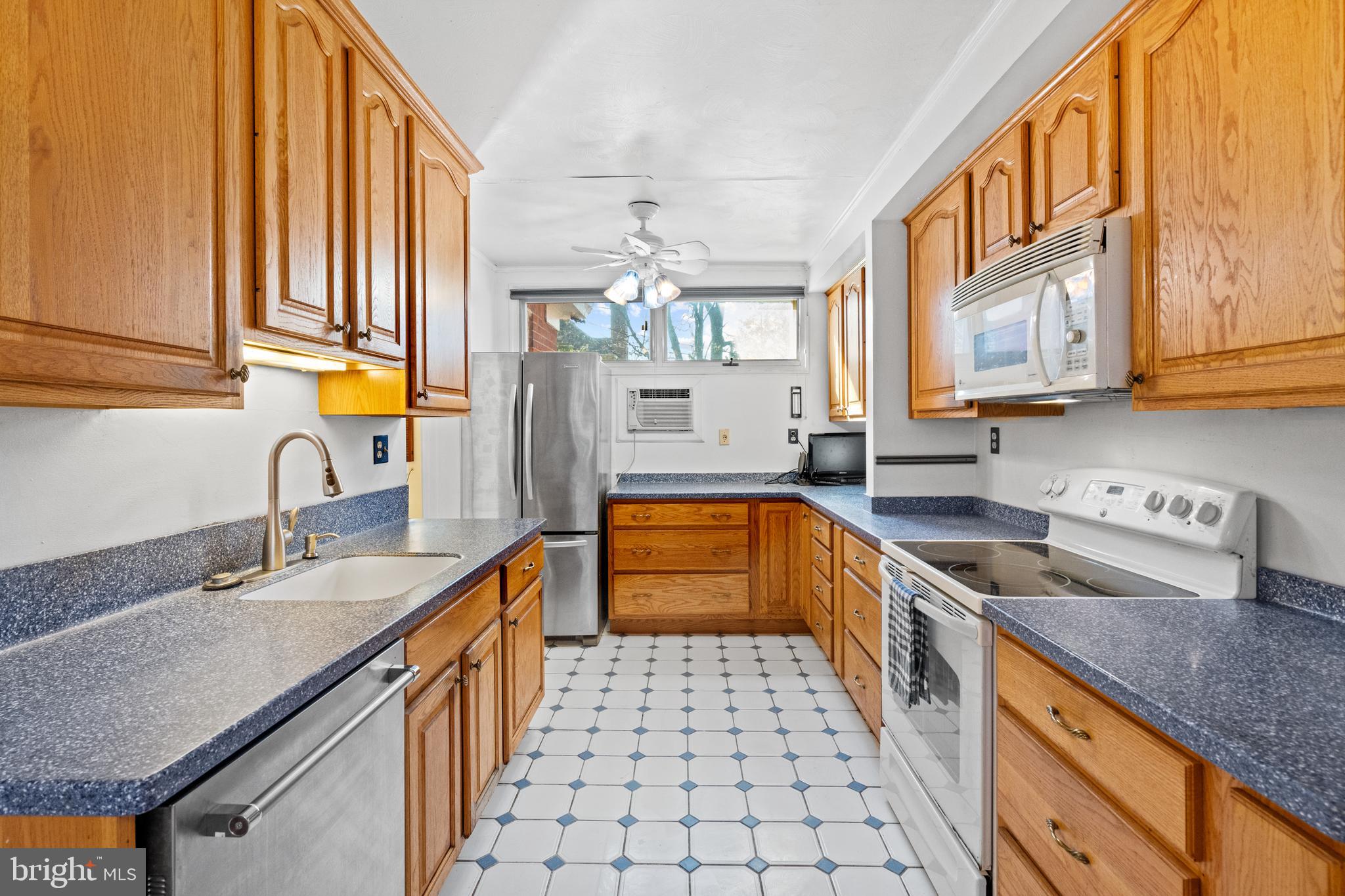 SHIRLEY WOODS - Residential