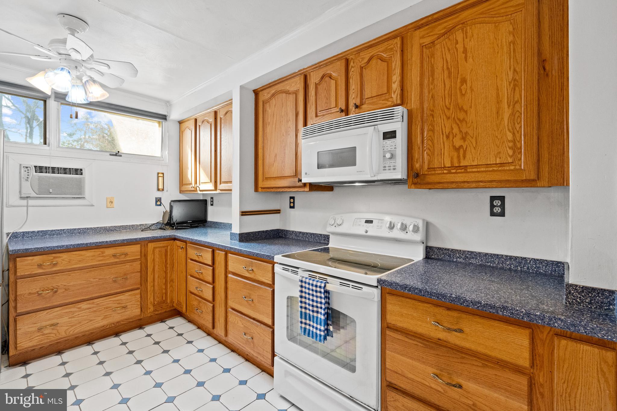 SHIRLEY WOODS - Residential