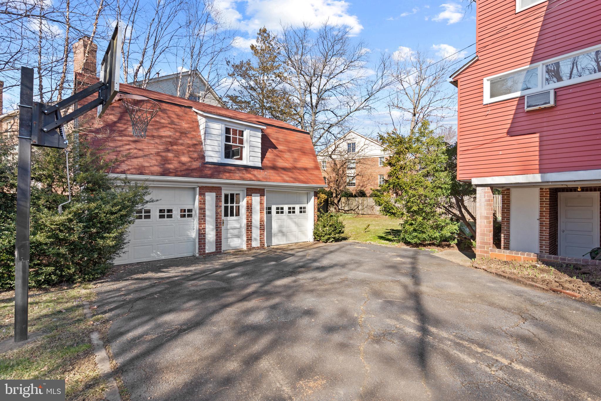 SHIRLEY WOODS - Residential