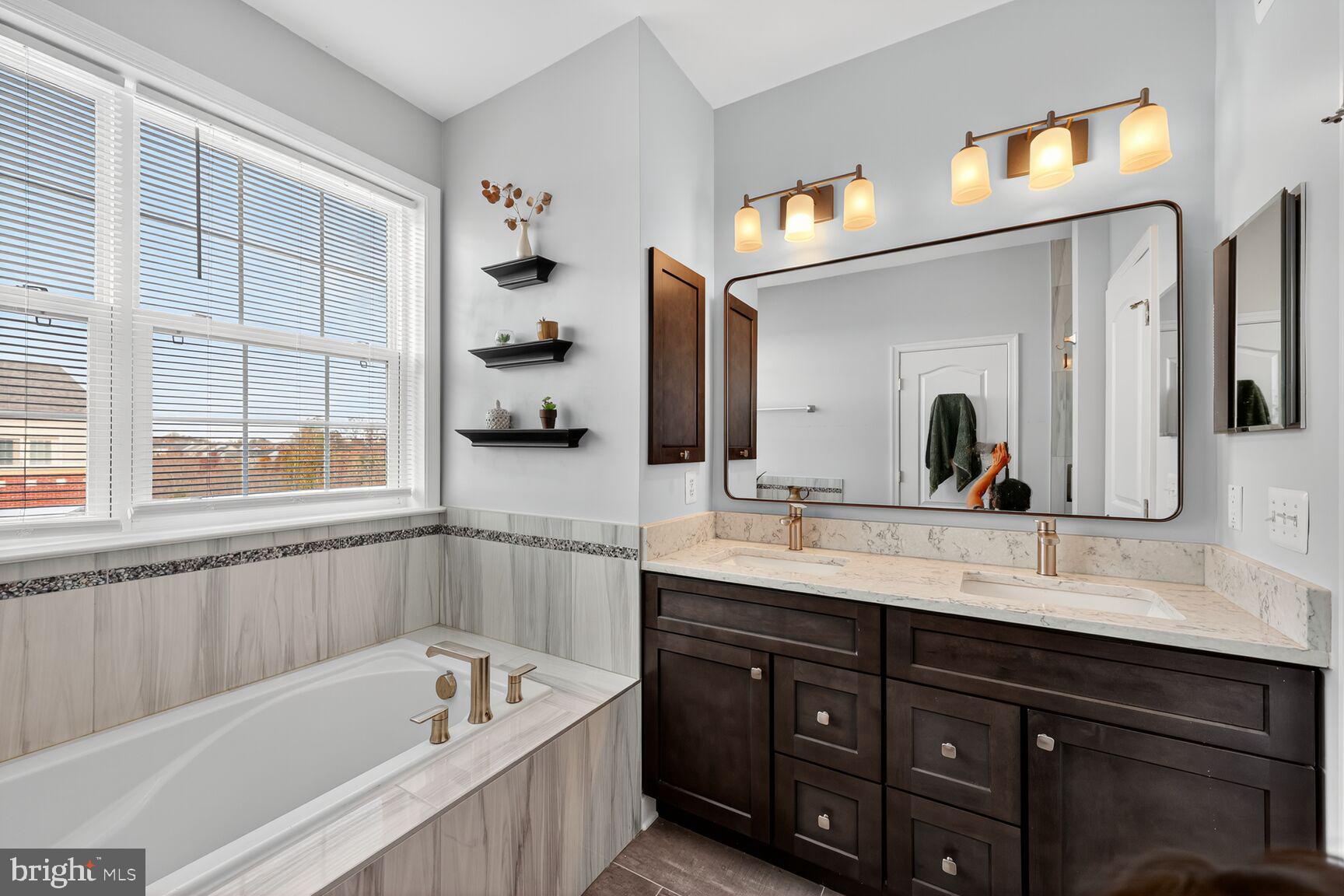 TOWNES CONDOMINIUMS - Residential