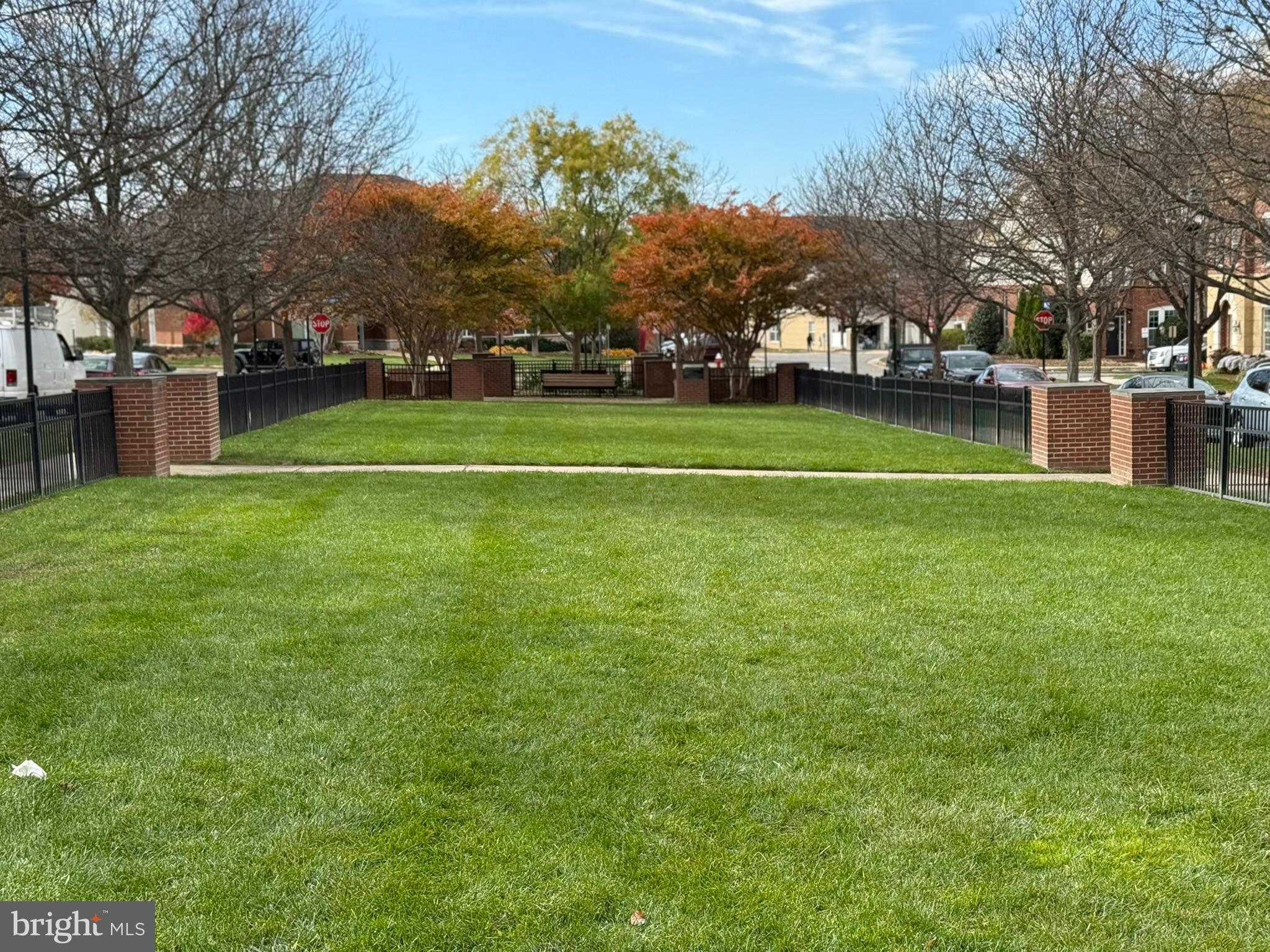 TOWNES CONDOMINIUMS - Residential