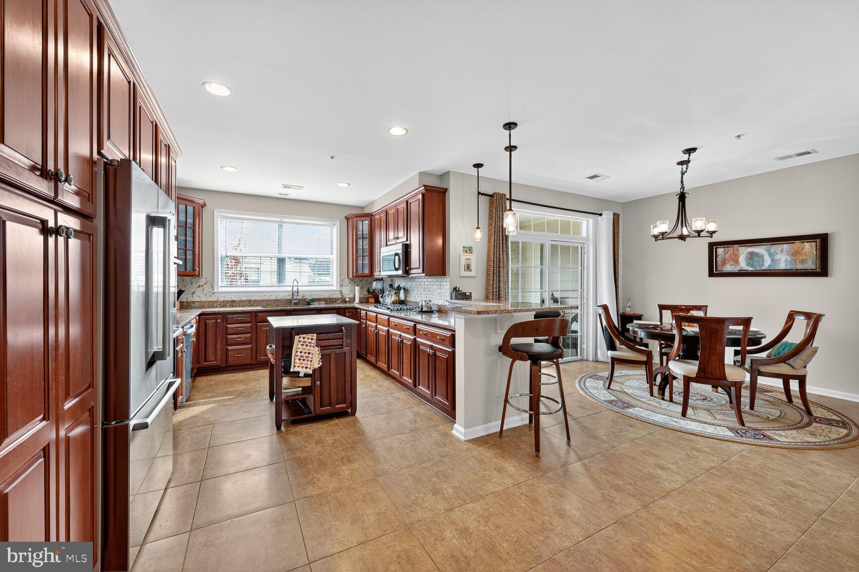 TOWNES CONDOMINIUMS - Residential