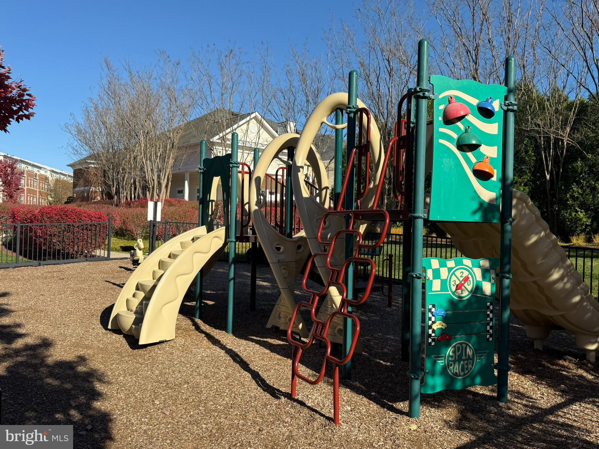 TOWNES CONDOMINIUMS - Residential