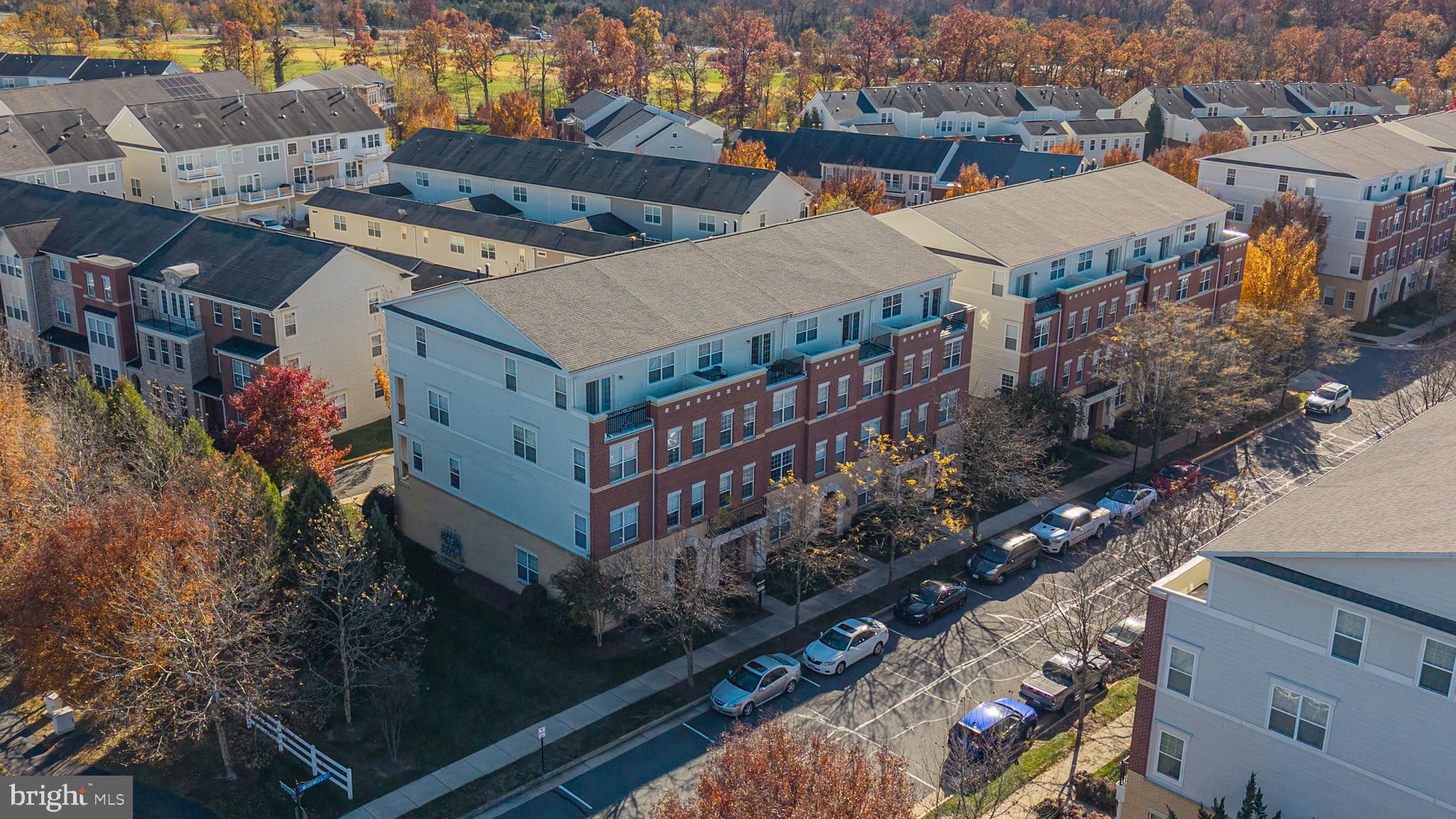 TOWNES CONDOMINIUMS - Residential