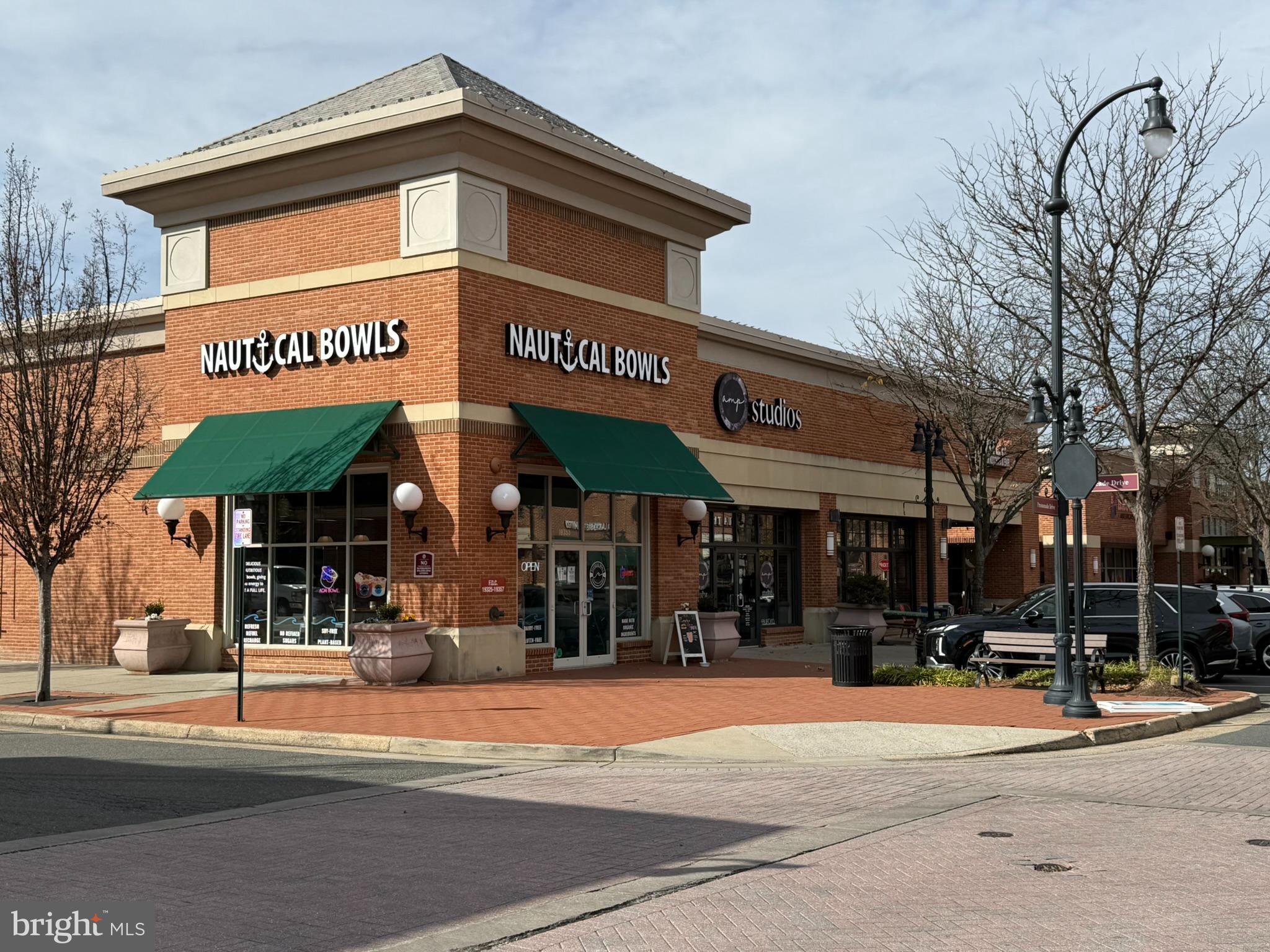 TOWNES CONDOMINIUMS - Residential