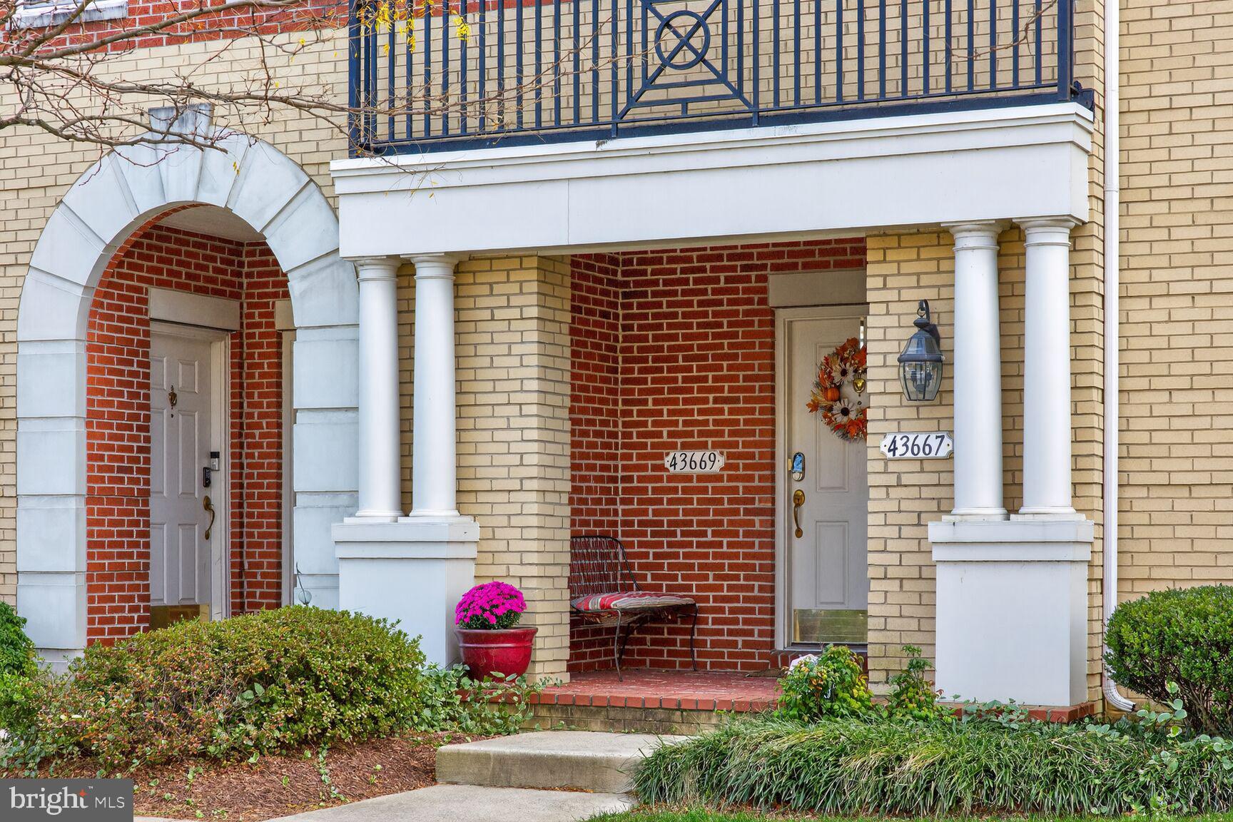 TOWNES CONDOMINIUMS - Residential