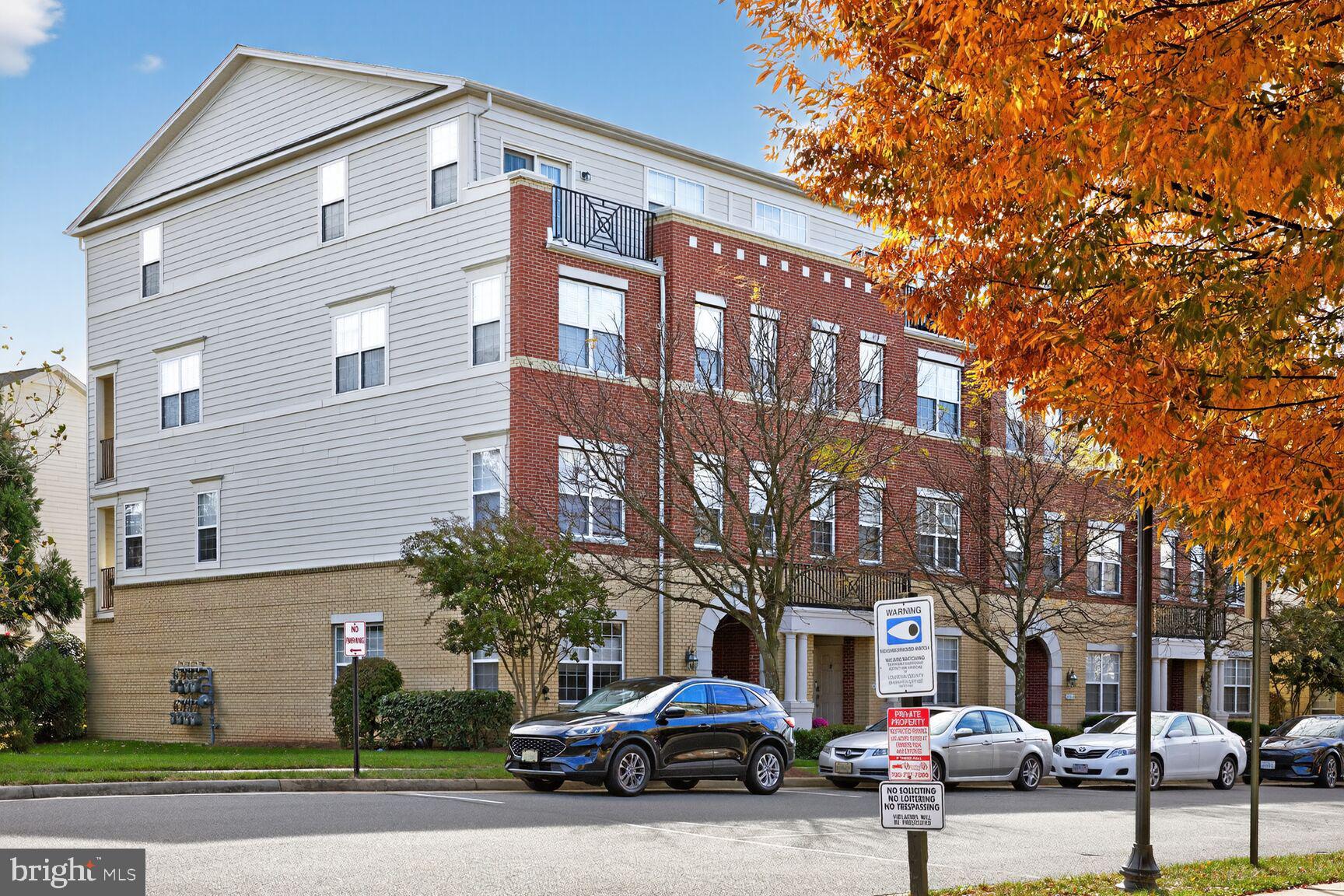 TOWNES CONDOMINIUMS - Residential