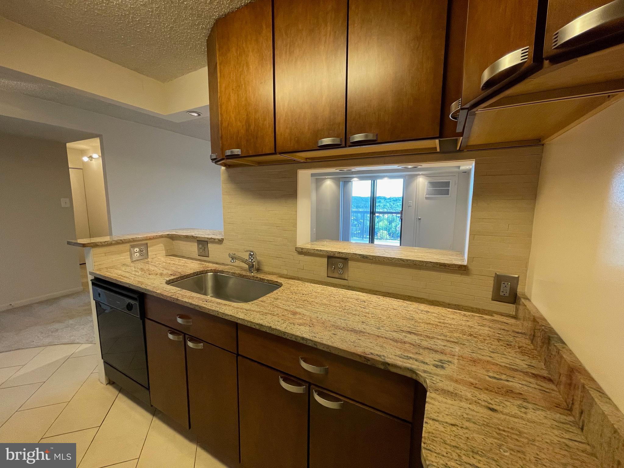 HALLMARK - Residential Lease