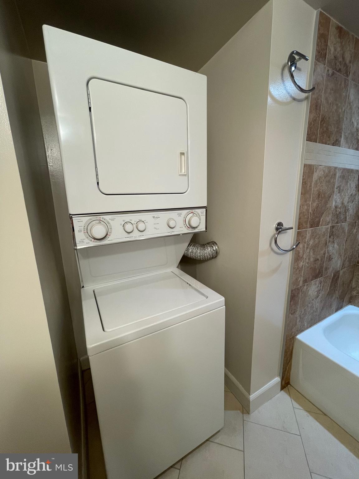 HALLMARK - Residential Lease