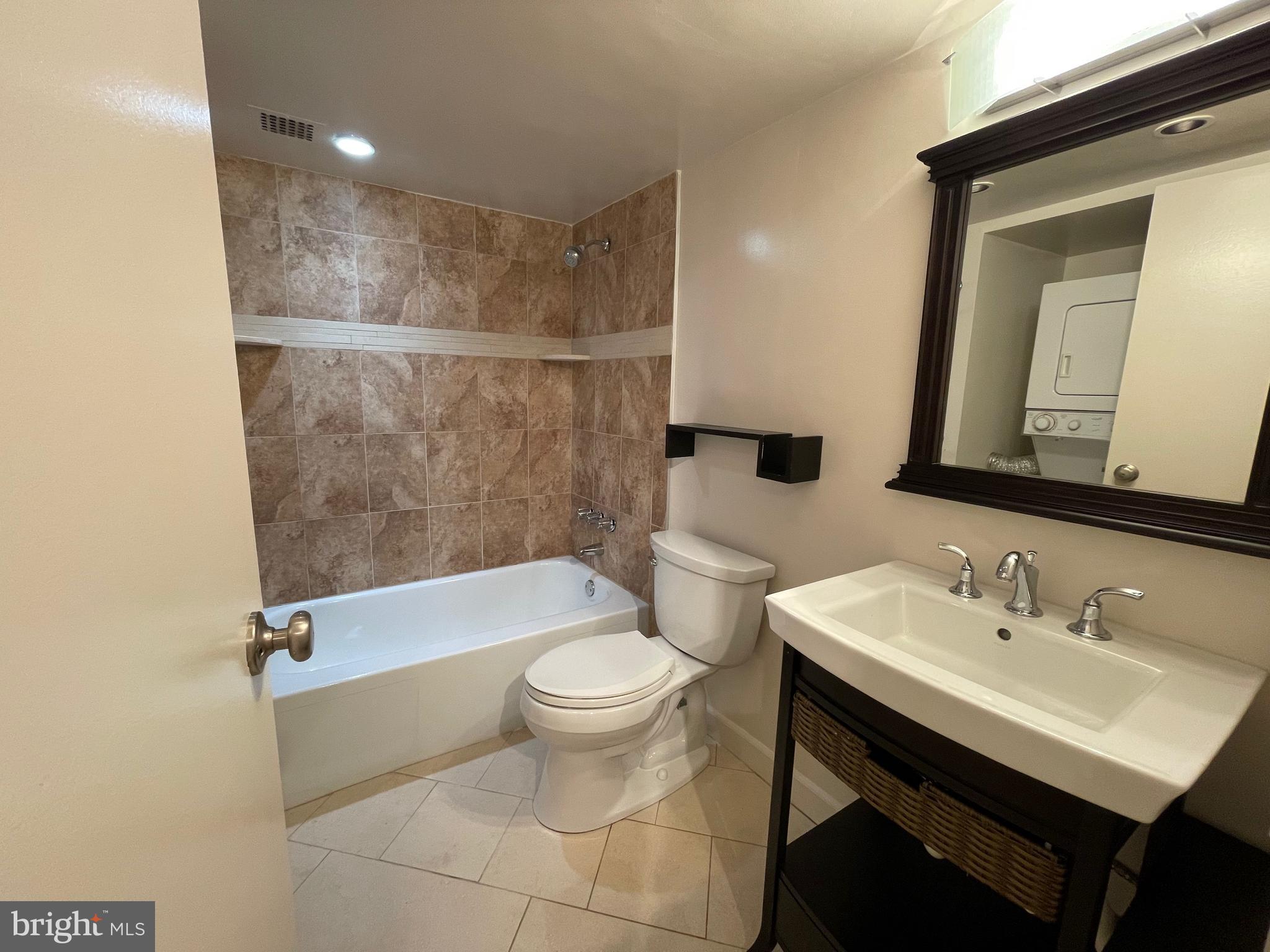 HALLMARK - Residential Lease