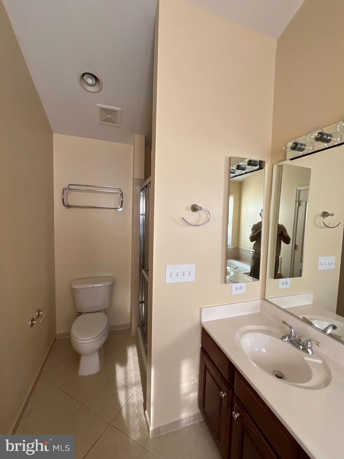 FAIRFAX CENTER LANDBAY - Residential Lease